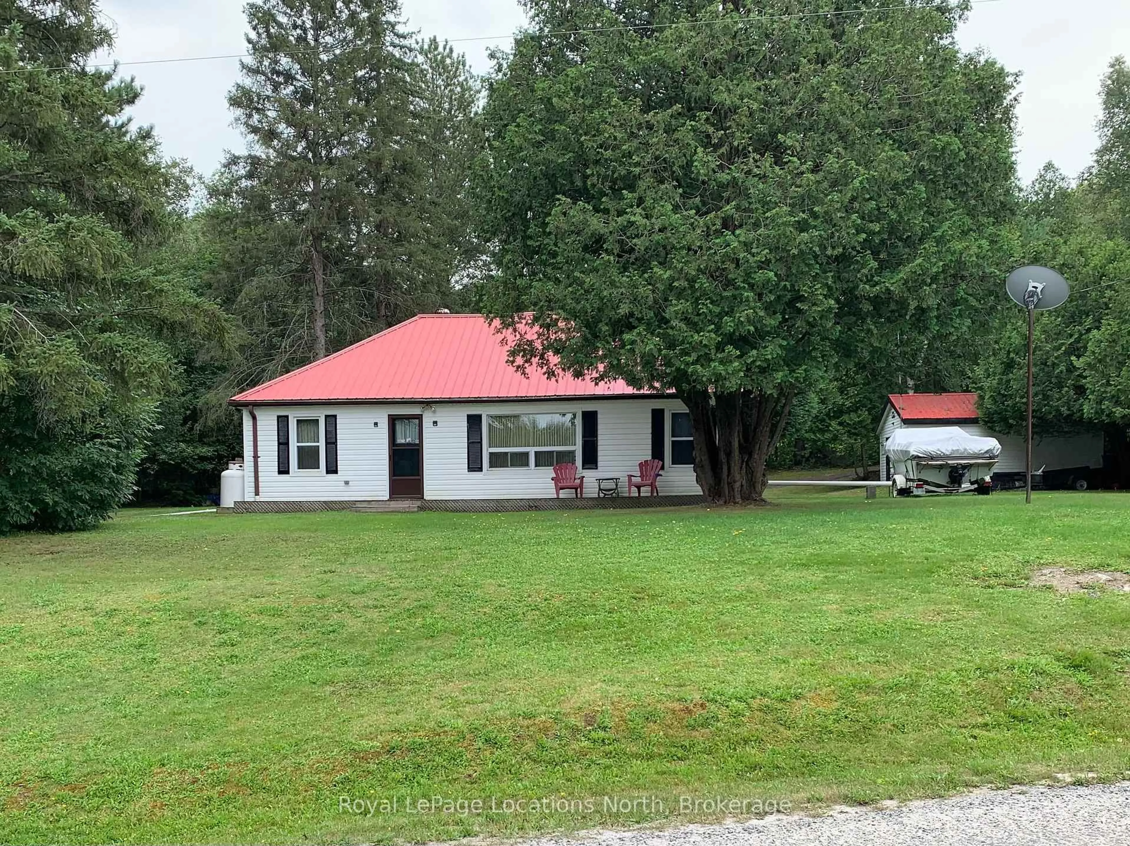 A pic from outside/outdoor area/front of a property/back of a property/a pic from drone, unknown for 345 Doe Lake Rd, Armour Ontario P0A 1L0