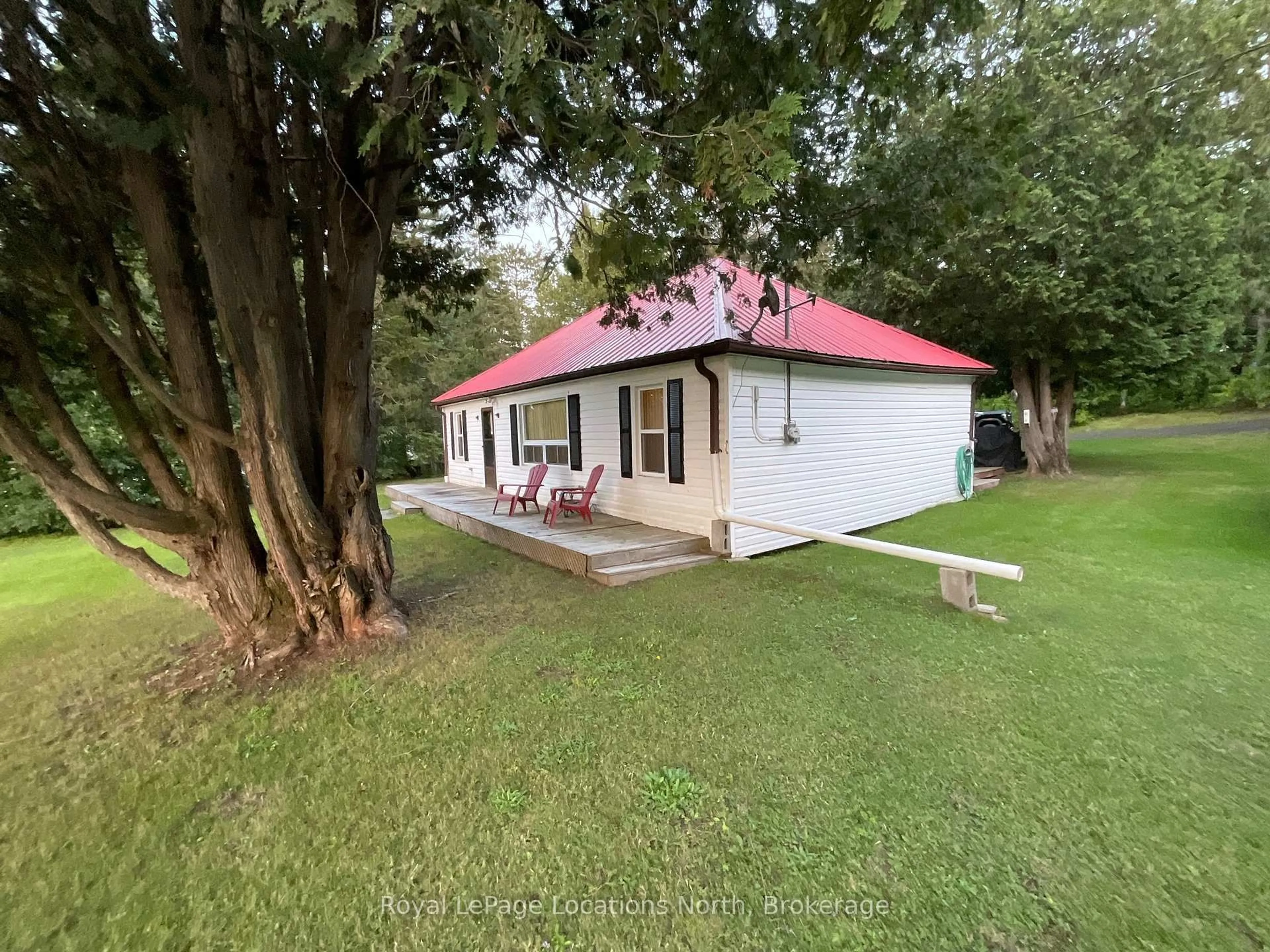 A pic from outside/outdoor area/front of a property/back of a property/a pic from drone, unknown for 345 Doe Lake Rd, Armour Ontario P0A 1L0