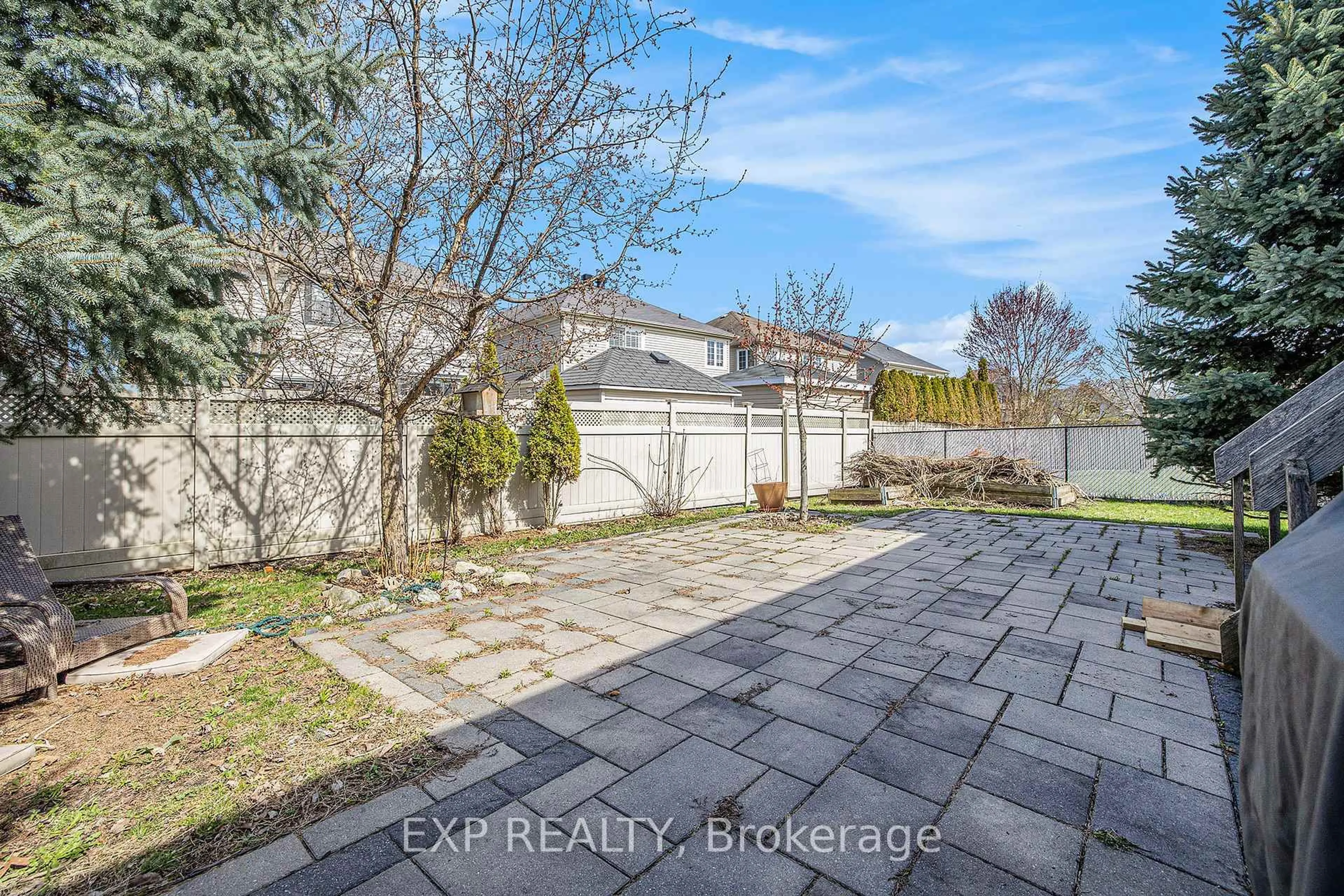 A pic from outside/outdoor area/front of a property/back of a property/a pic from drone, street for 182 Sunita Cres, Ottawa Ontario K2J 5S8