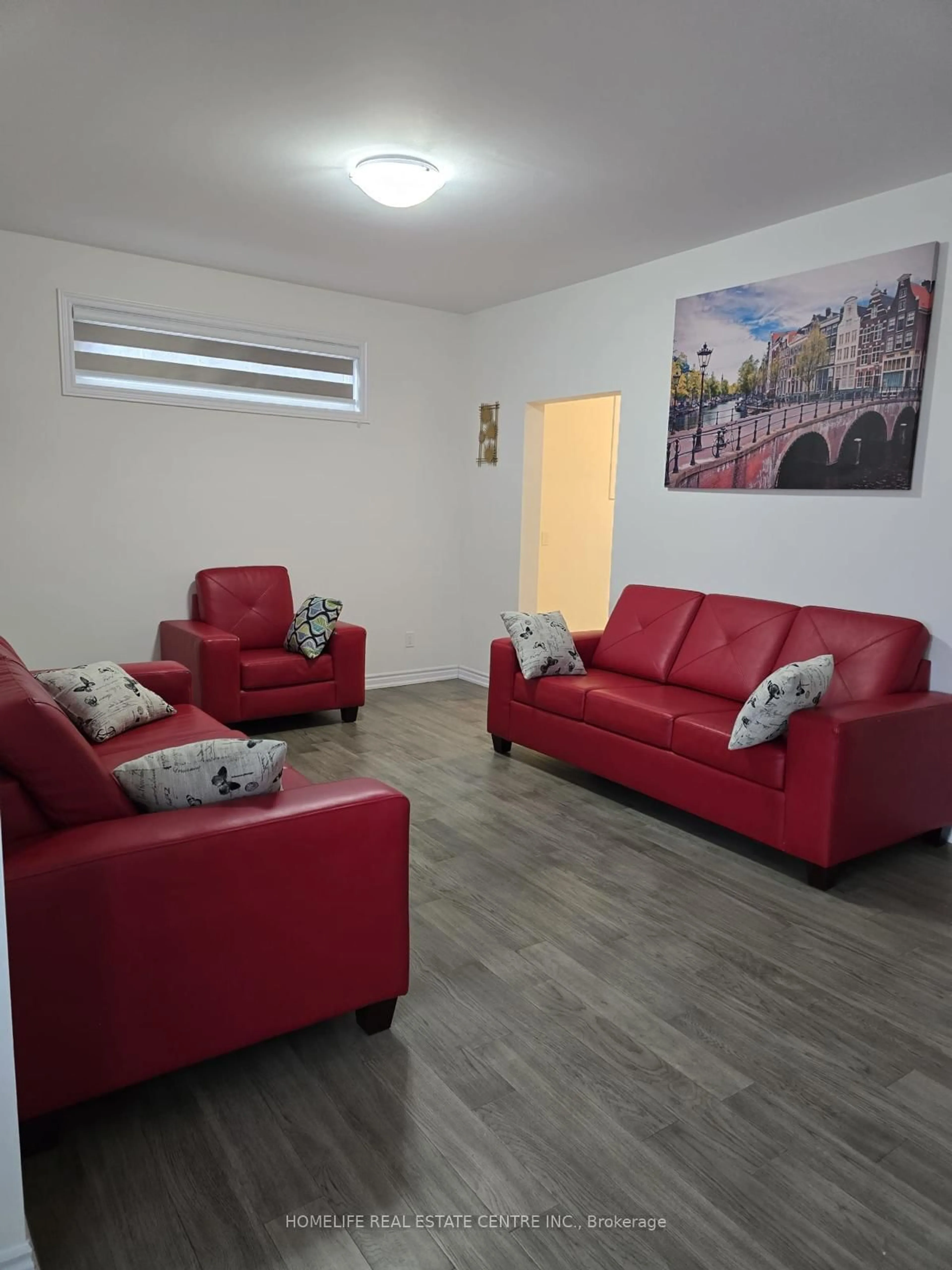 Living room with furniture, unknown for 8077 Brookside Dr, Niagara Falls Ontario L2H 3T9