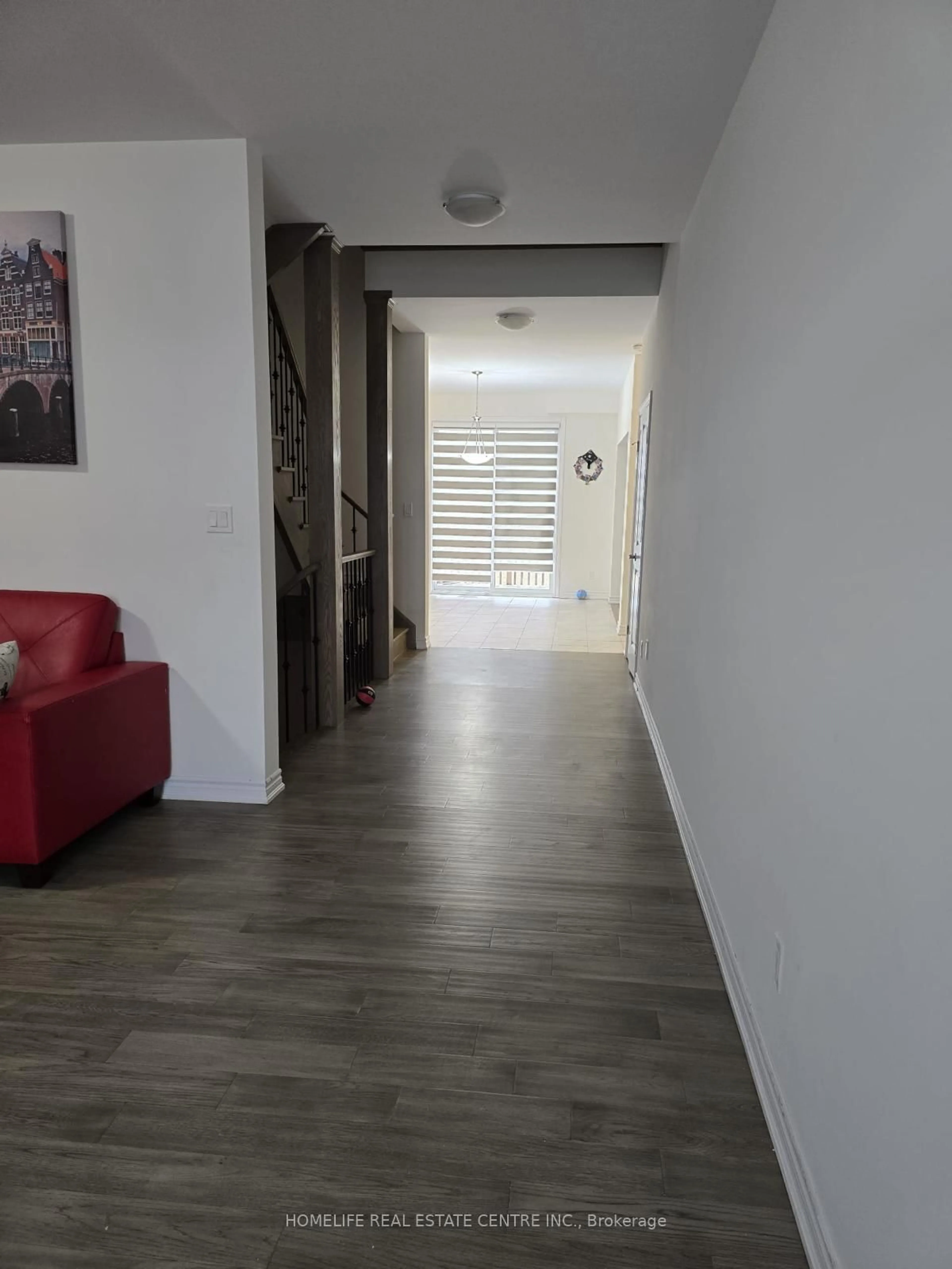 Indoor foyer for 8077 Brookside Dr, Niagara Falls Ontario L2H 3T9