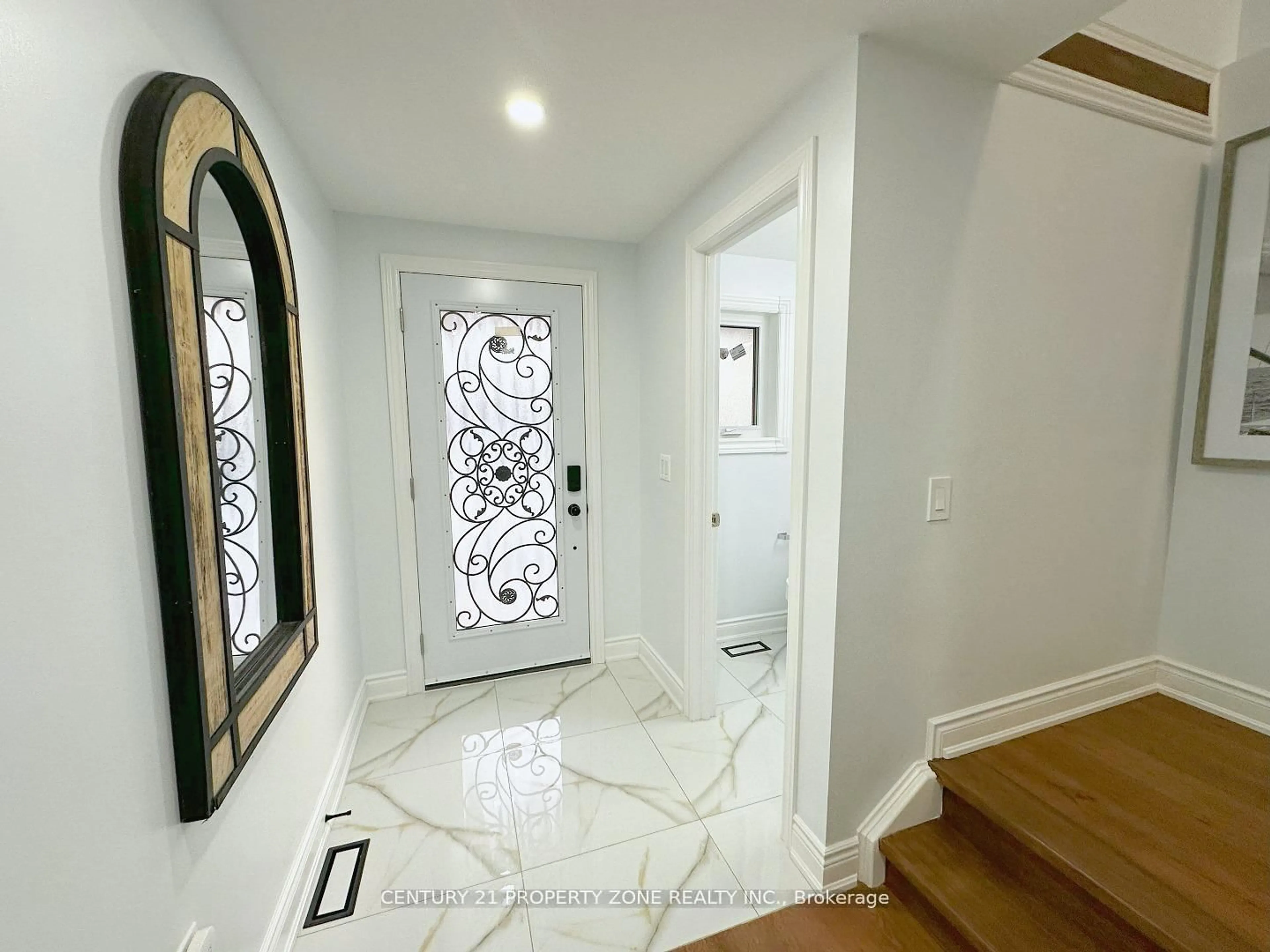 Indoor entryway for 498 BANKSIDE Dr, Kitchener Ontario N2N 3J3
