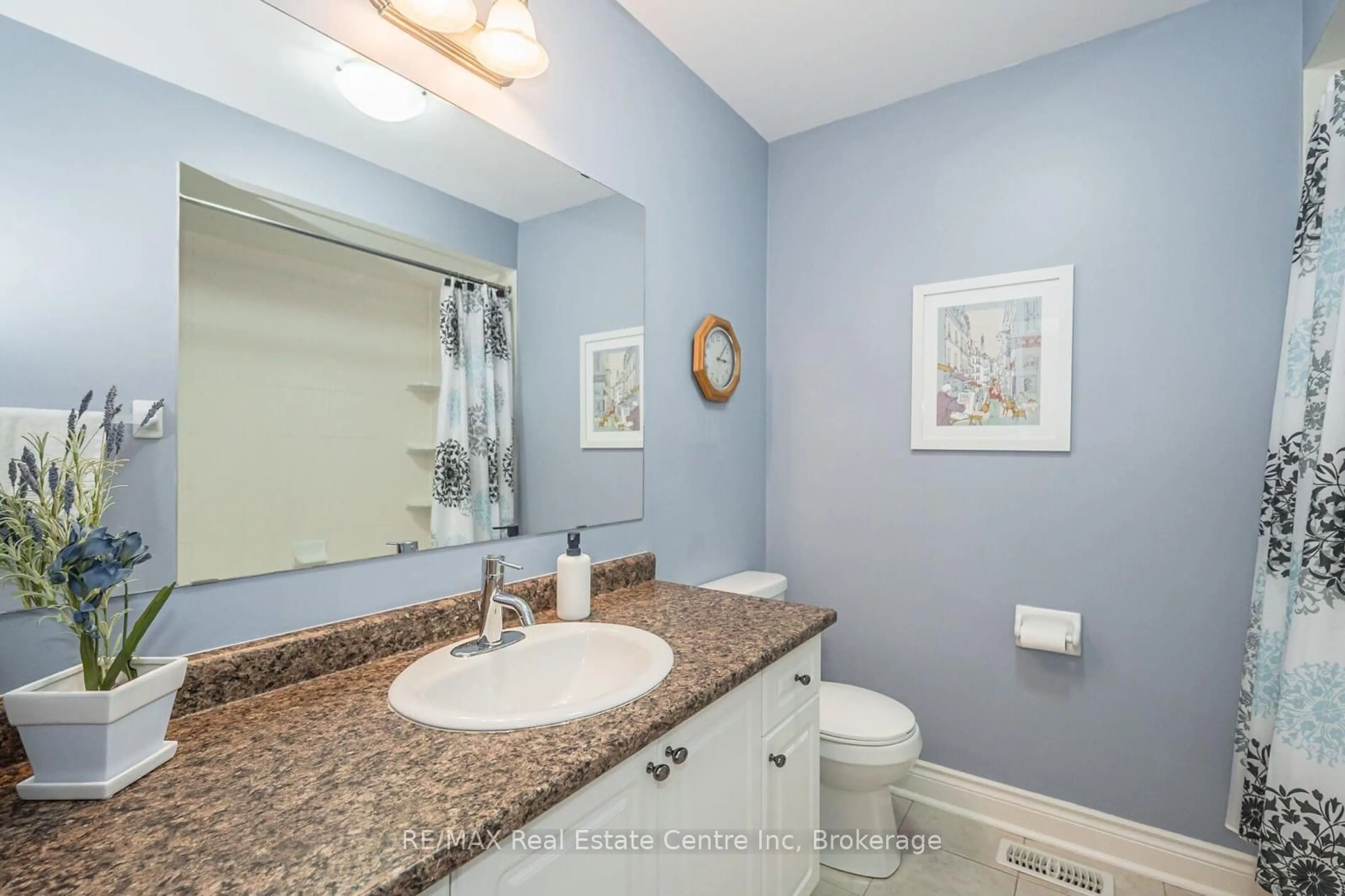 Standard bathroom, ceramic/tile floor for 1035 Victoria Rd #60, Guelph Ontario N1L 0H5