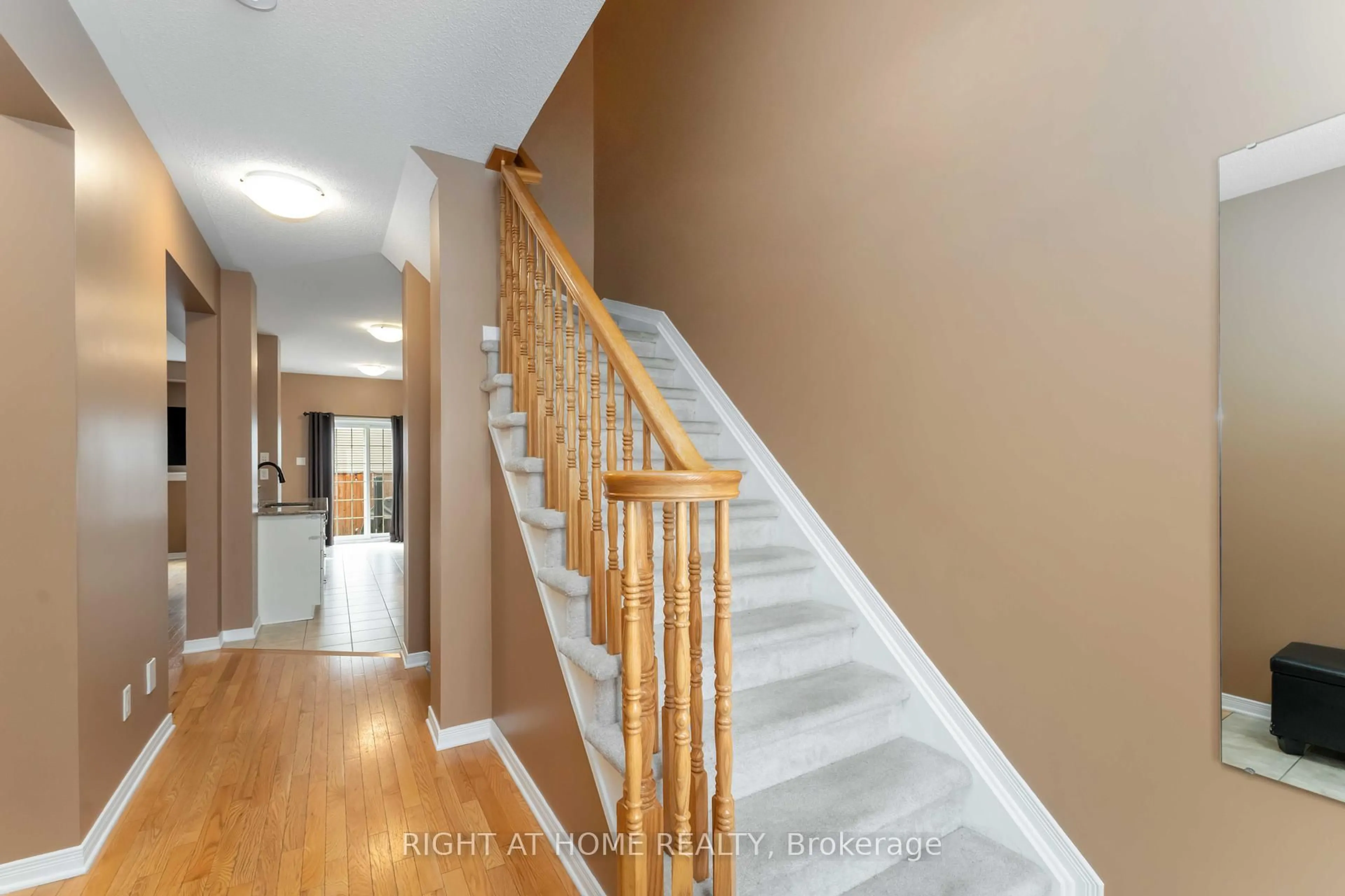 Unknown for 753 Oakglade Ave, Ottawa Ontario K2M 0B5