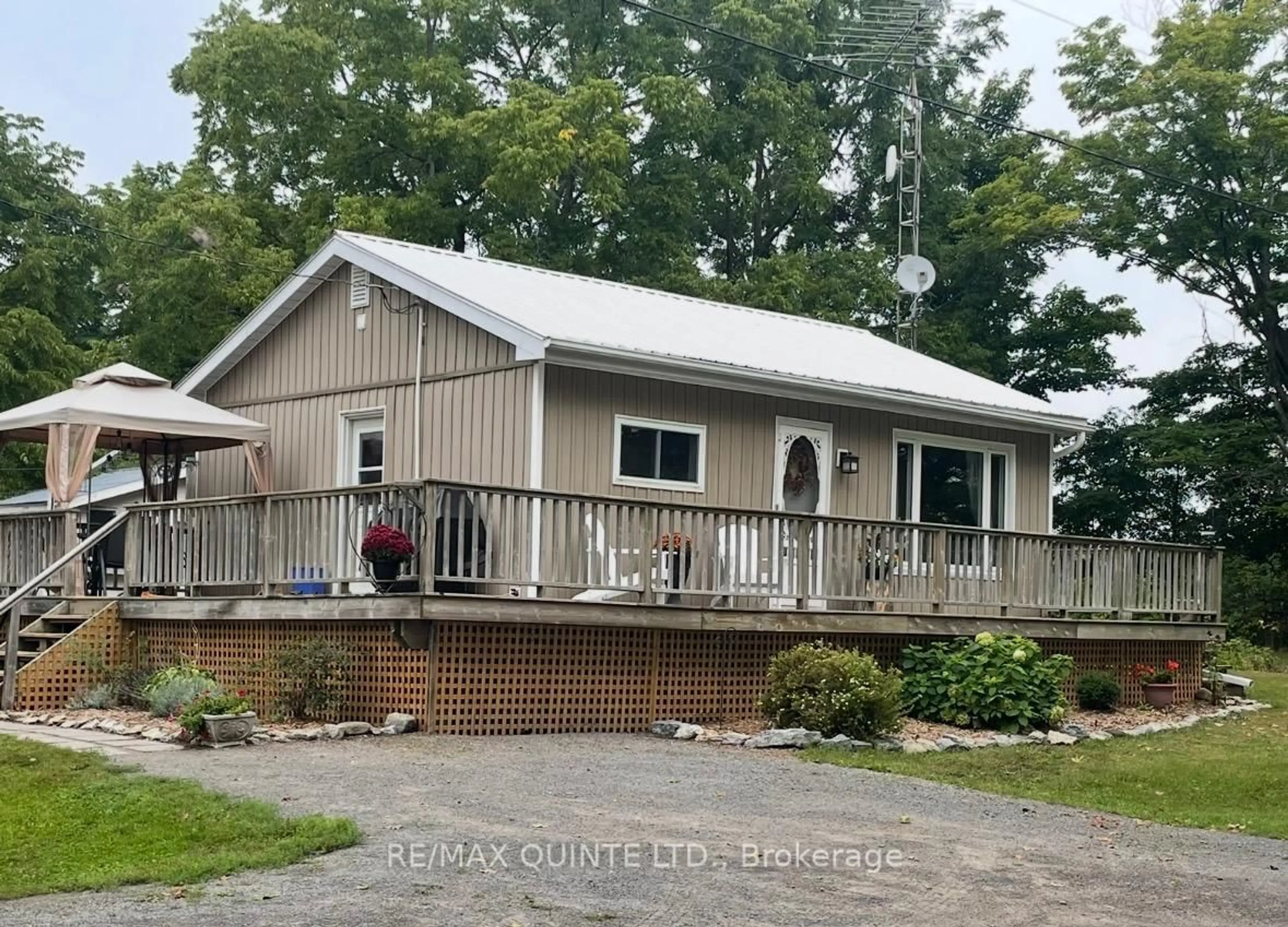 Home with vinyl exterior material, unknown for 192 Brummell Rd, Prince Edward County Ontario K0K 1P0