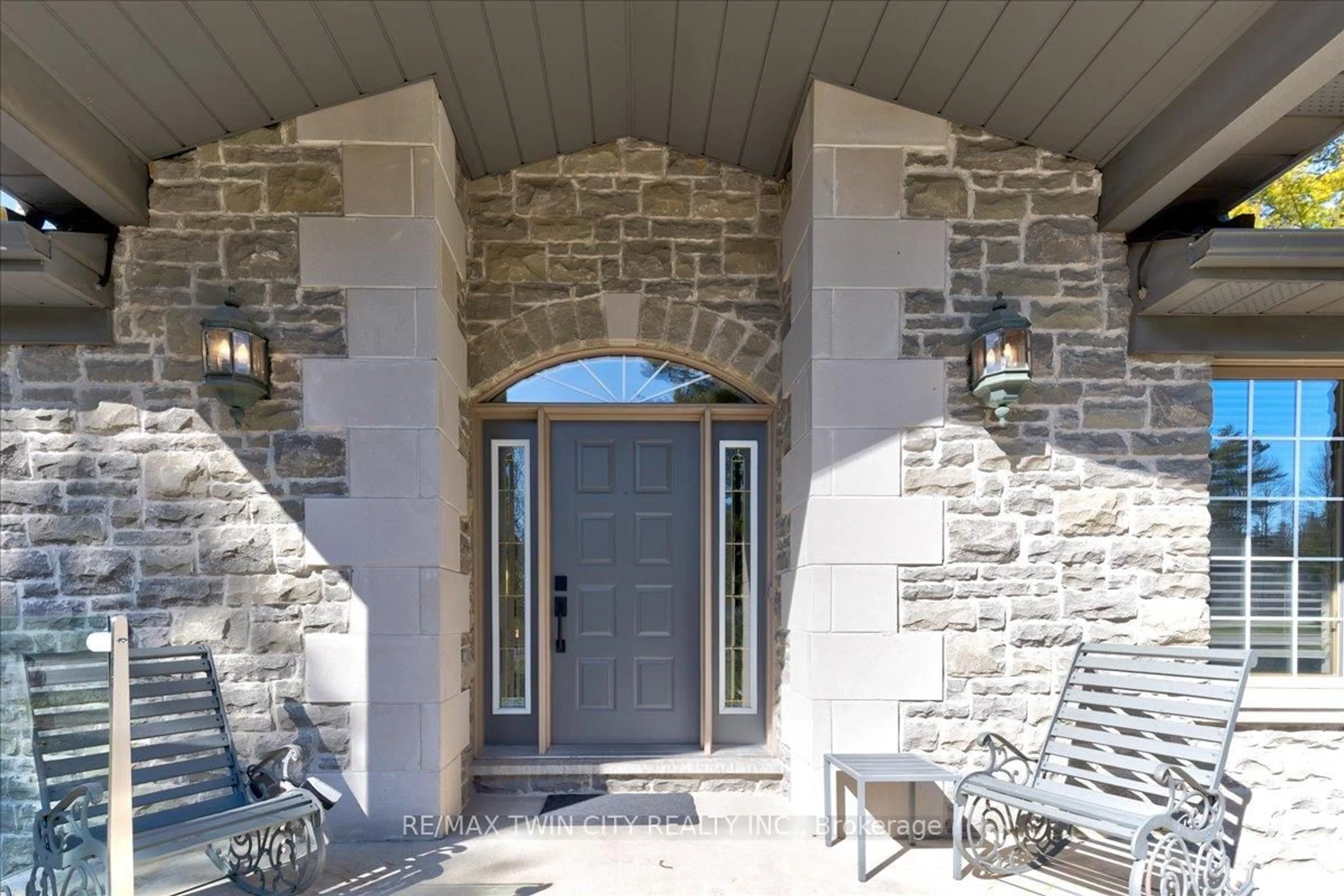 Indoor entryway for 20 Grandy Lane, Cambridge Ontario N1R 8K2