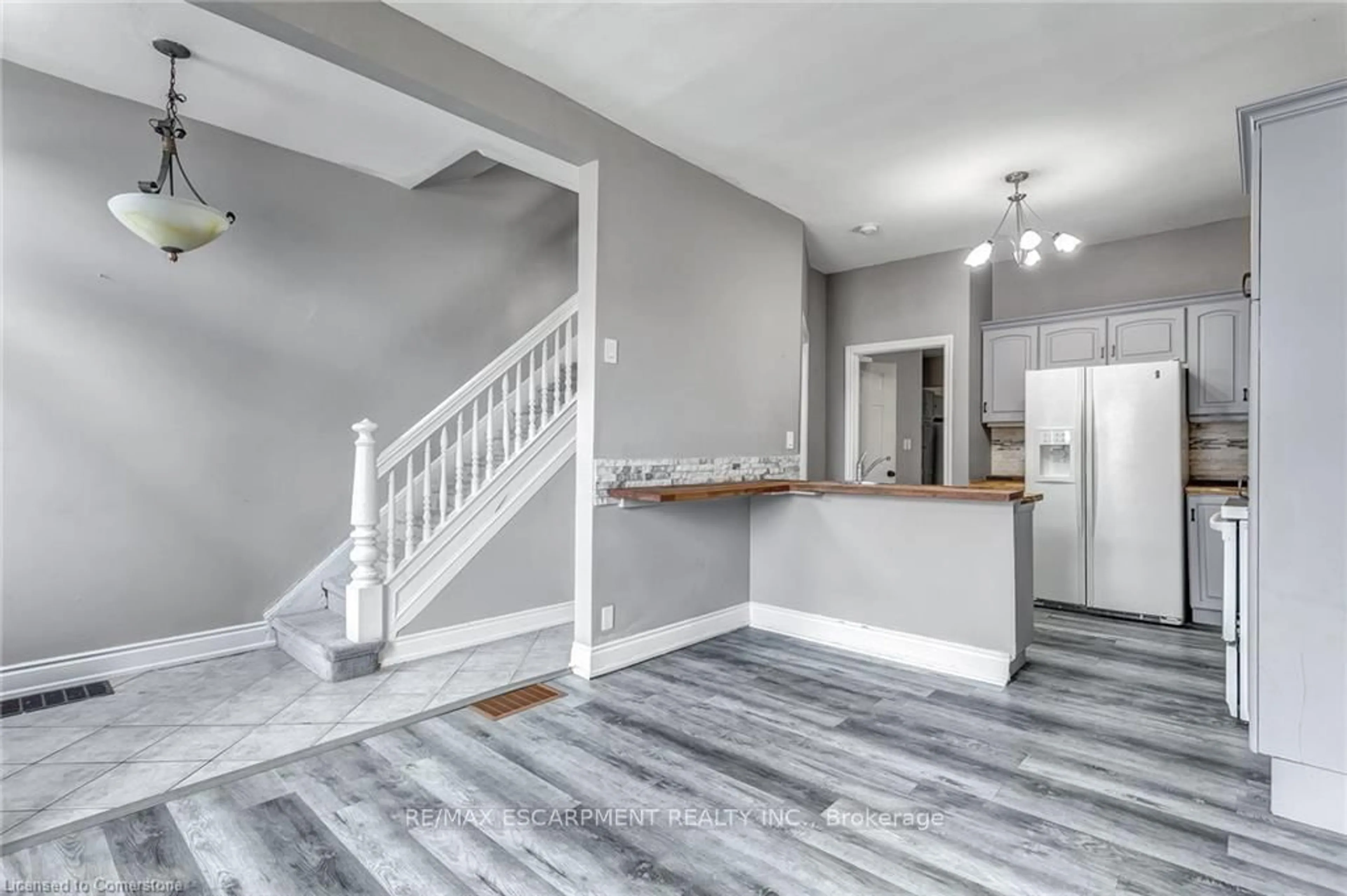 Unknown for 26 Madison Ave, Hamilton Ontario L8L 5Y3