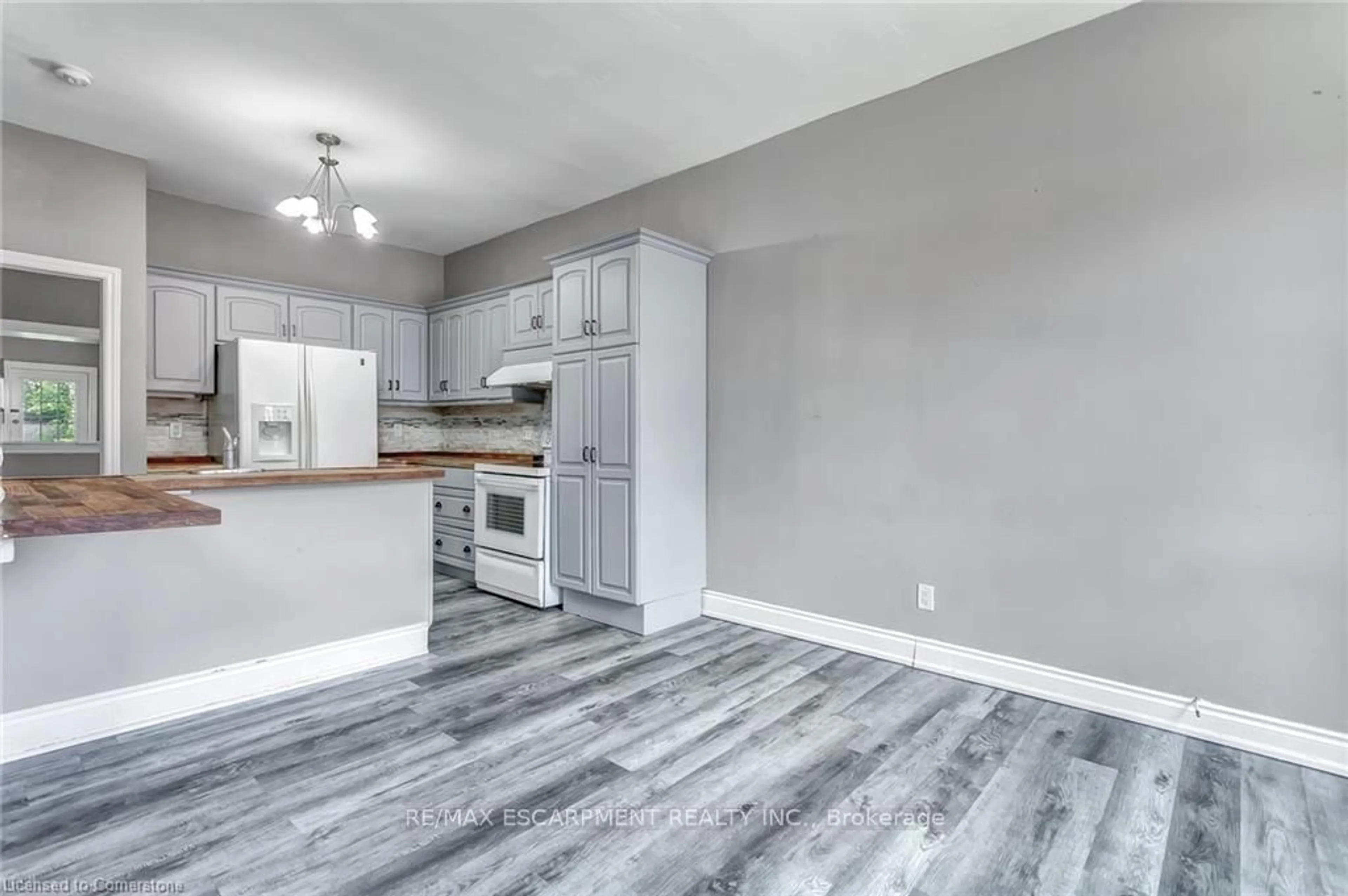 Unknown for 26 Madison Ave, Hamilton Ontario L8L 5Y3