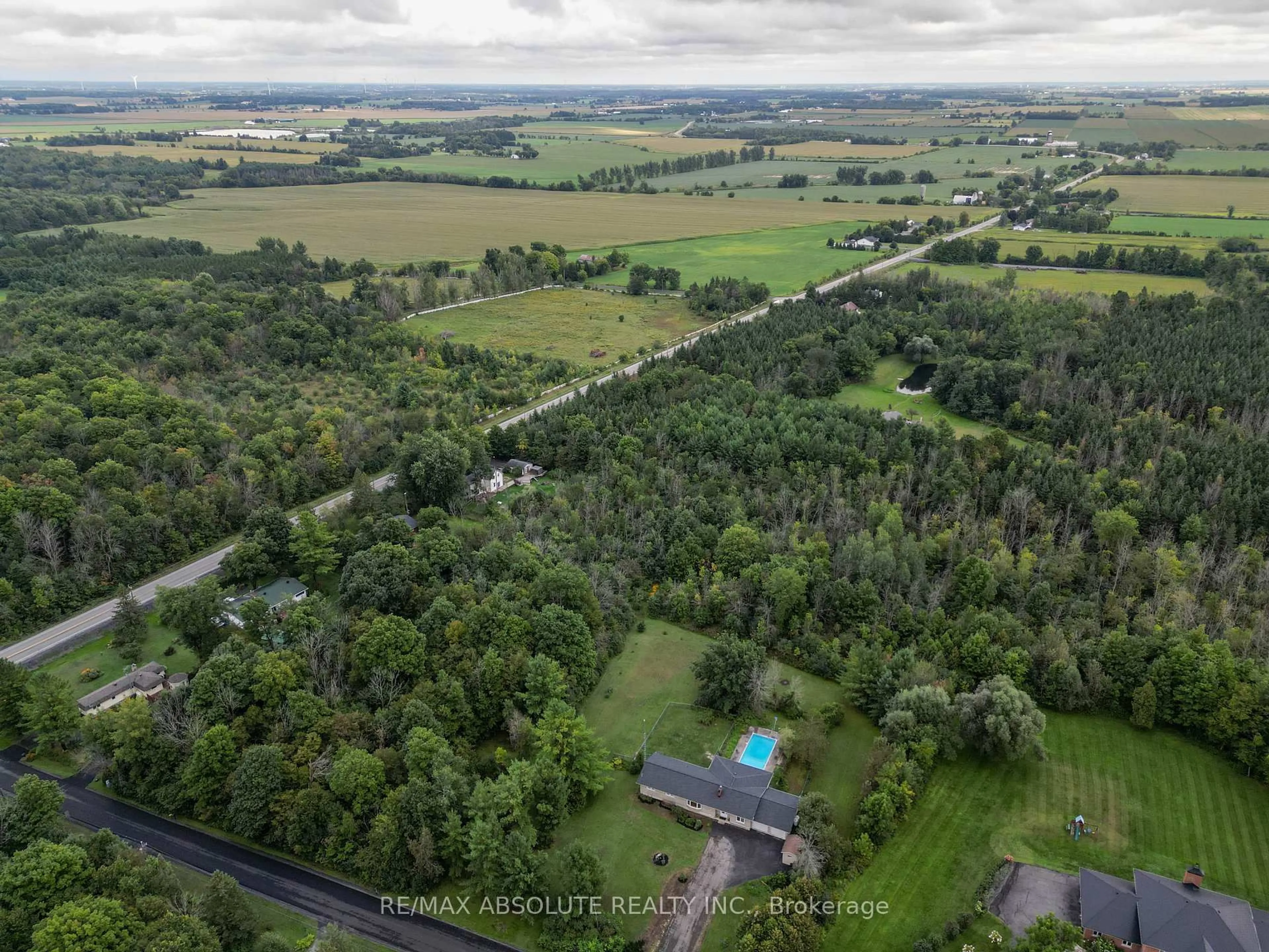 A pic from outside/outdoor area/front of a property/back of a property/a pic from drone, forest/trees view for 139 FELTON Cres, Russell Ontario K4R 1E5