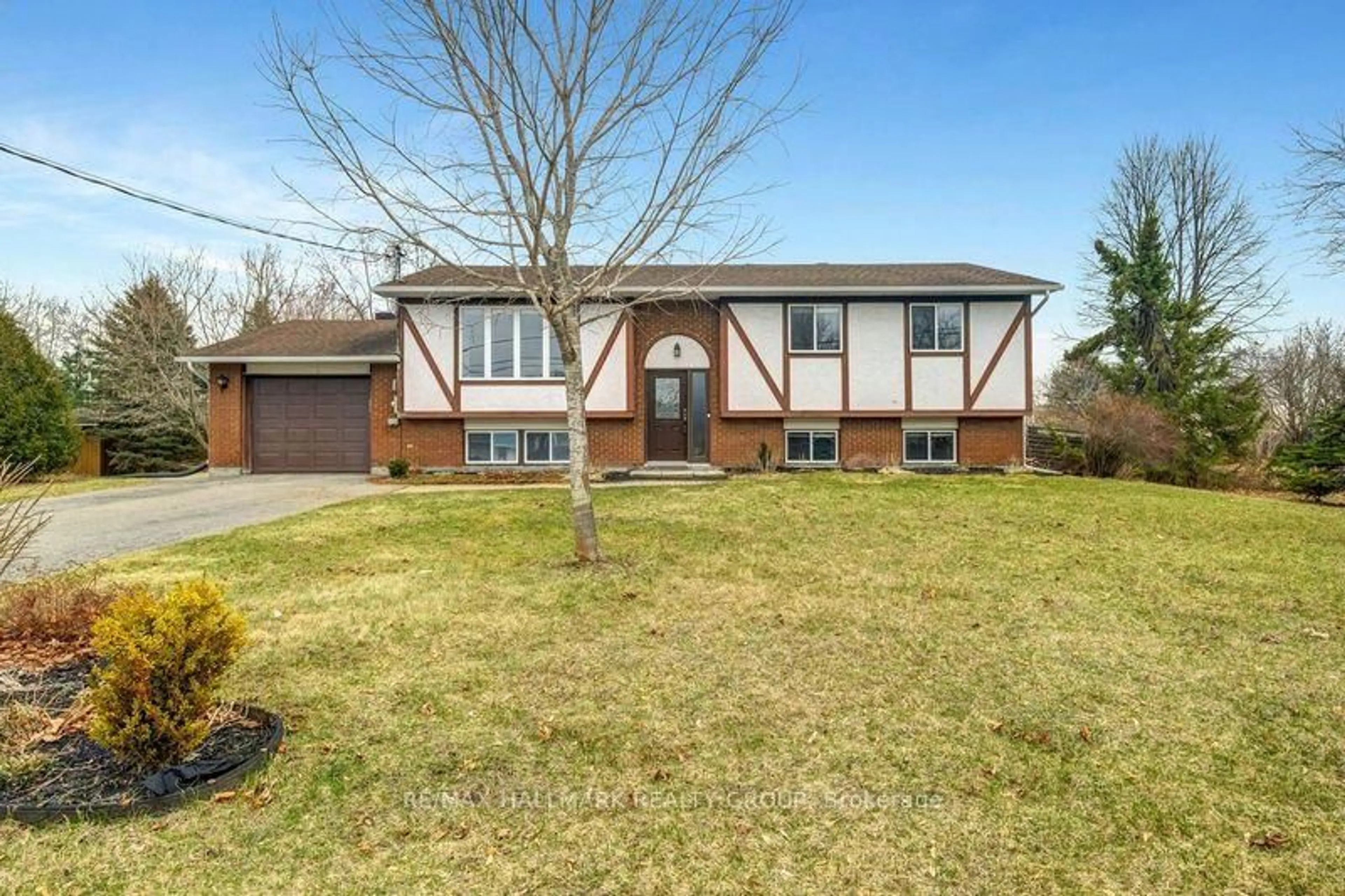 Home with brick exterior material, street for 3389 Elizabeth St, Osgoode Ontario K0A 2W0
