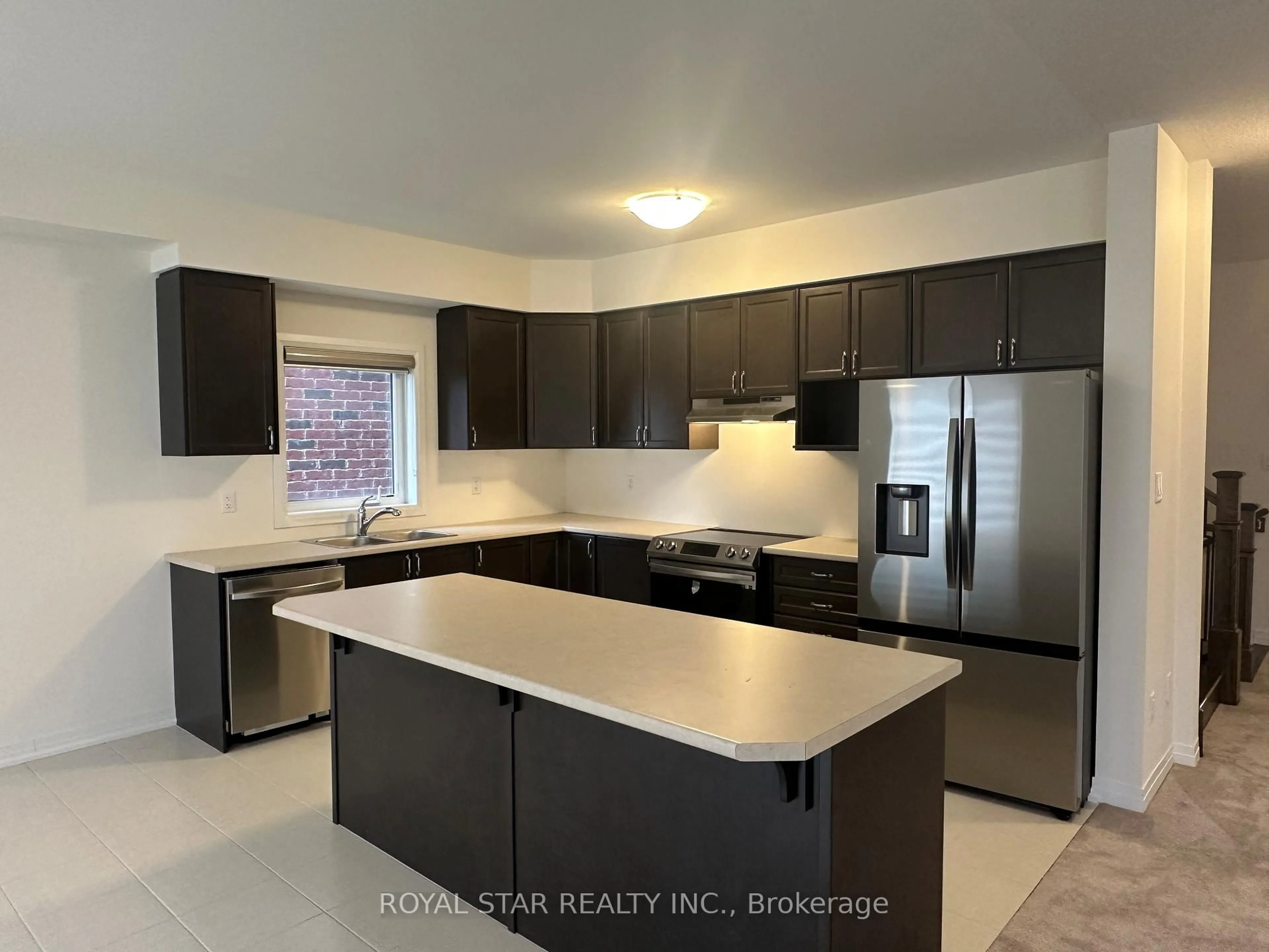 Open concept kitchen, ceramic/tile floor for 90 Stauffer Rd, Brantford Ontario N3V 0B5