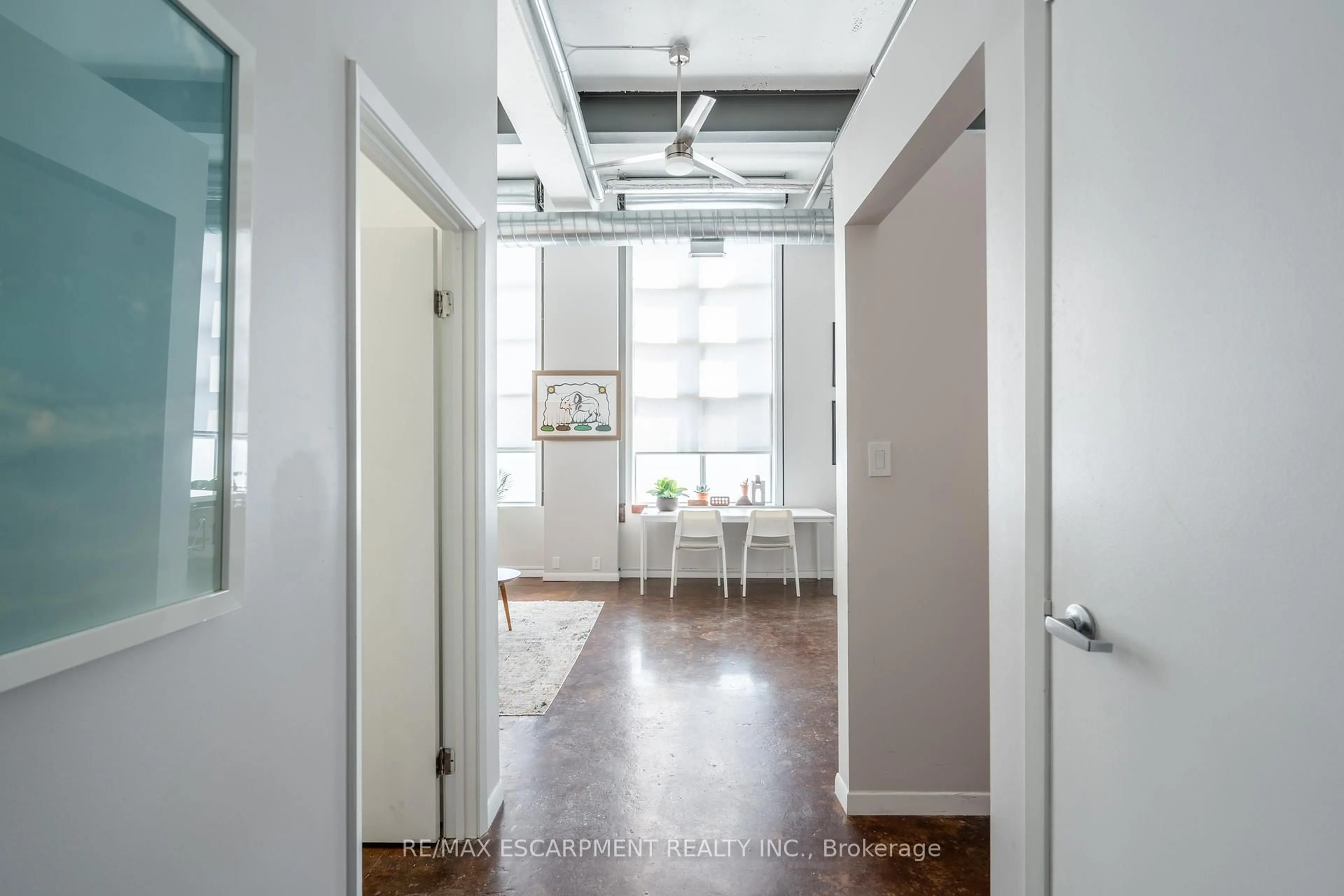 Indoor entryway for 11 REBECCA St #101, Hamilton Ontario L8R 3H7