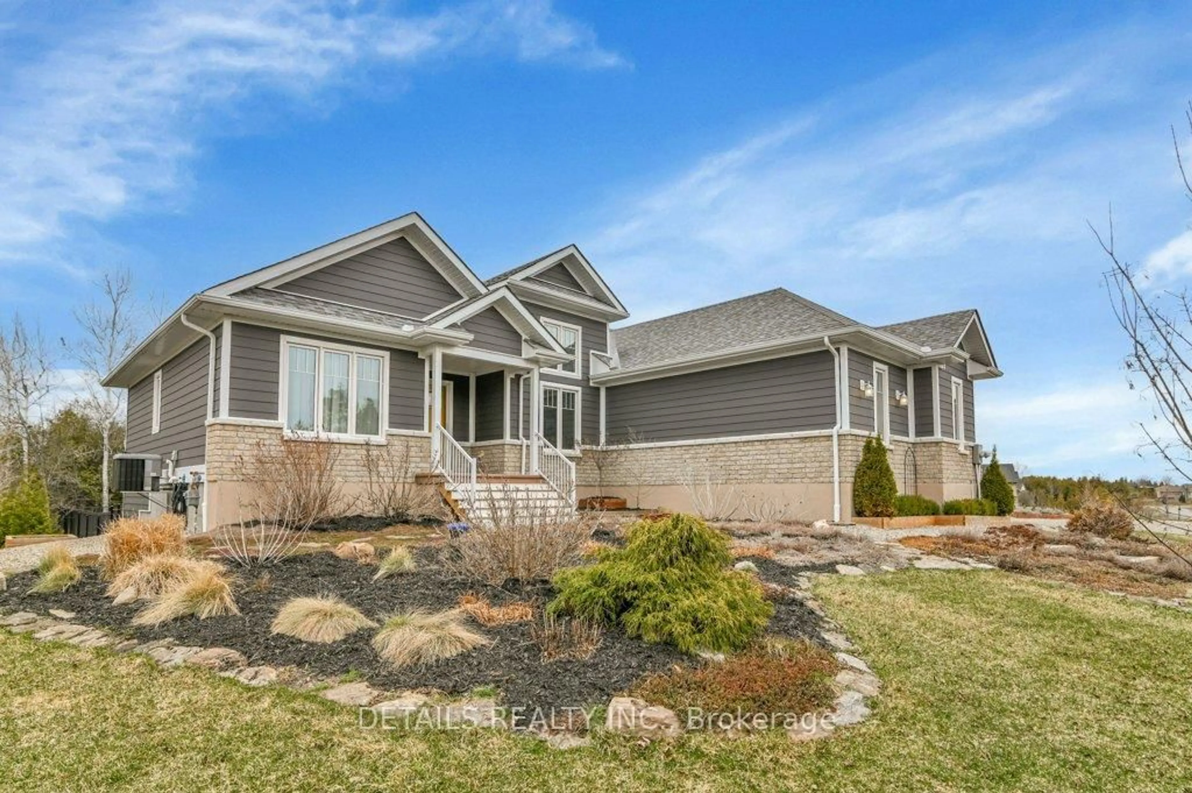 Home with vinyl exterior material, street for 114 Colonel By Way, Merrickville-Wolford Ontario K0G 1N0