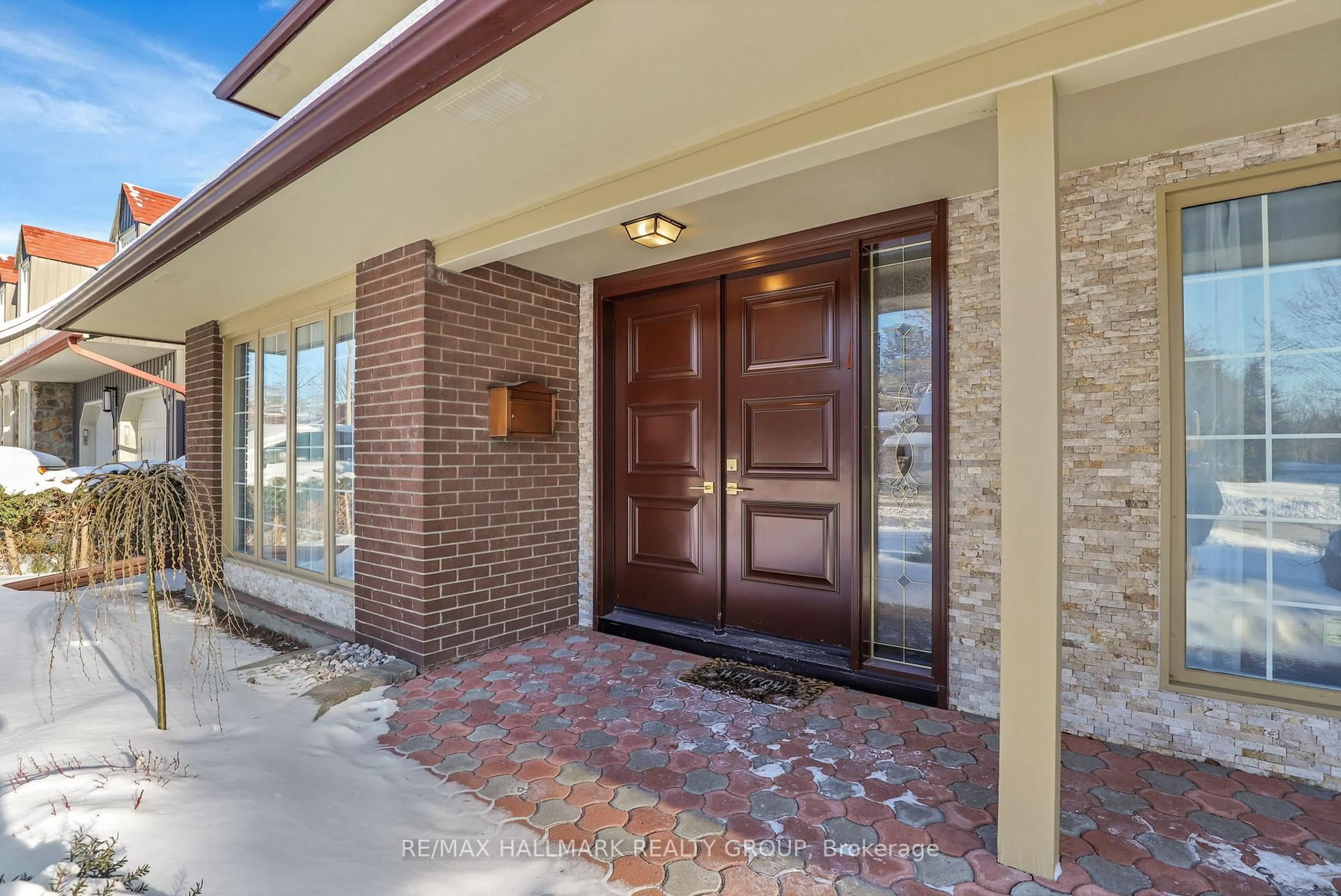Unknown for 1712 Playfair Dr, Ottawa Ontario K1H 5S6
