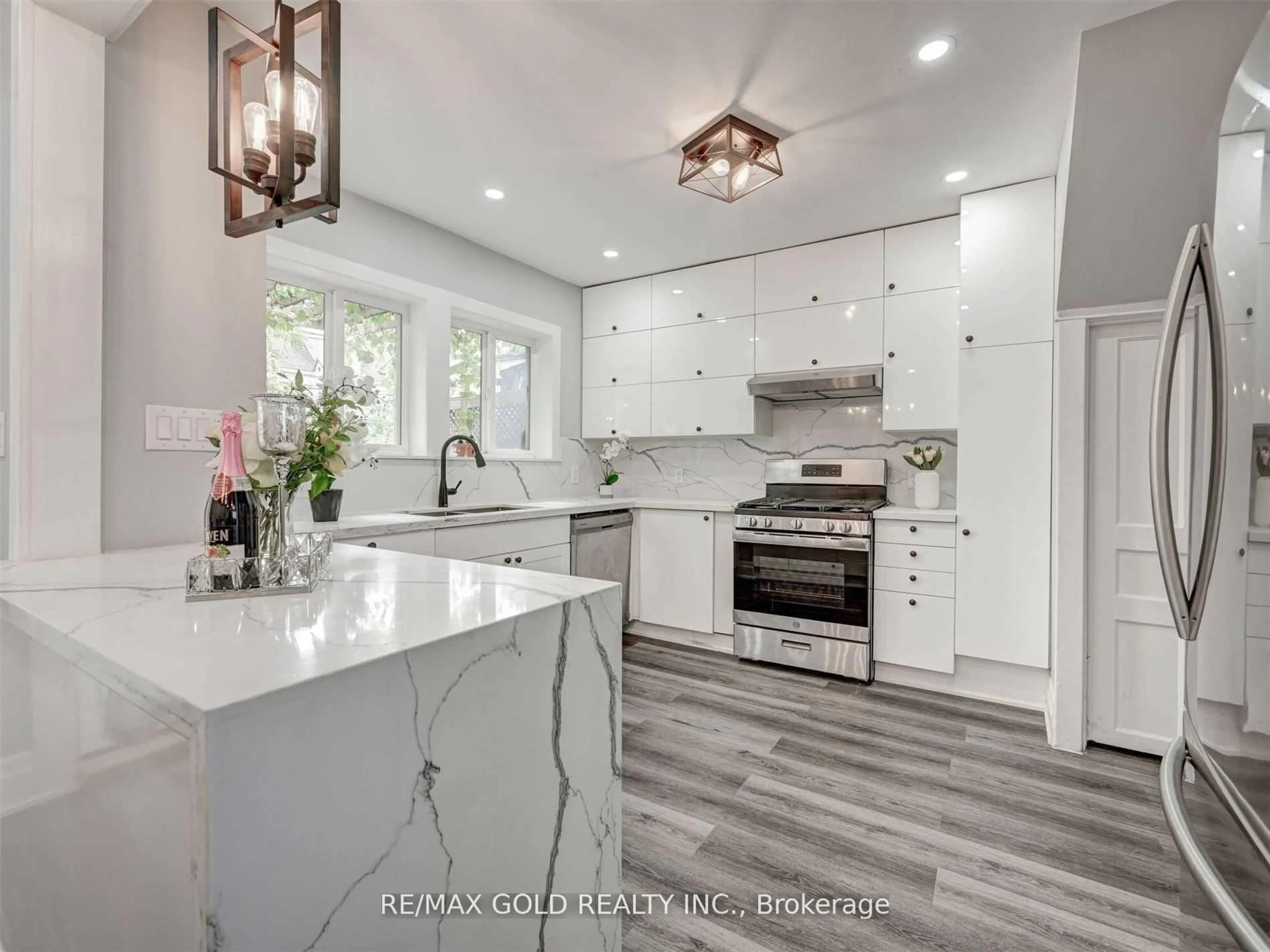 Contemporary kitchen, unknown for 1124 Cannon St, Hamilton Ontario L8L 2J8