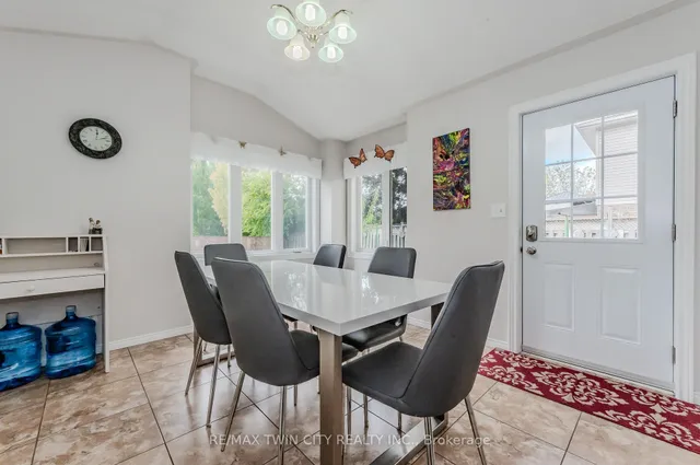 Additional property image - 136 St Jerome Cres