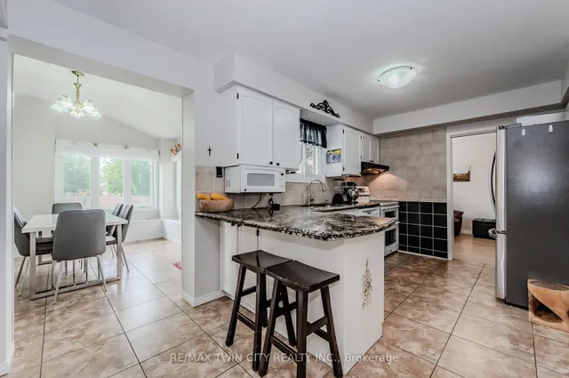 Additional property image - 136 St Jerome Cres