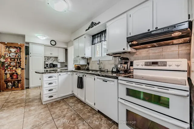 Additional property image - 136 St Jerome Cres