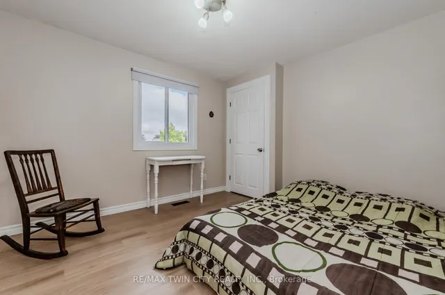 Additional property image - 136 St Jerome Cres