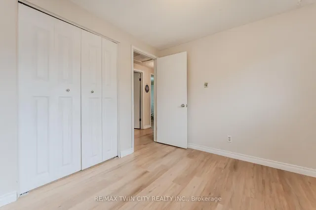 Additional property image - 136 St Jerome Cres