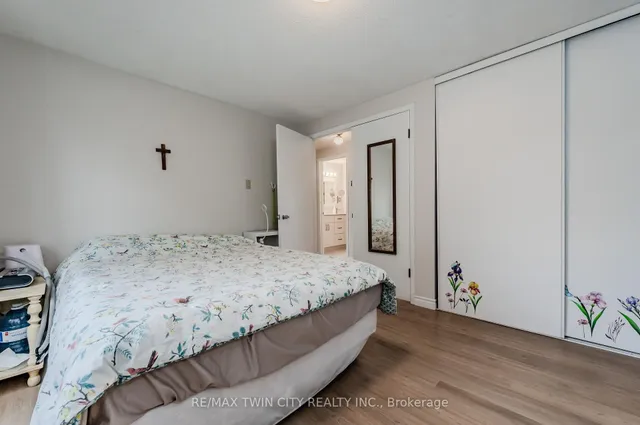 Additional property image - 136 St Jerome Cres