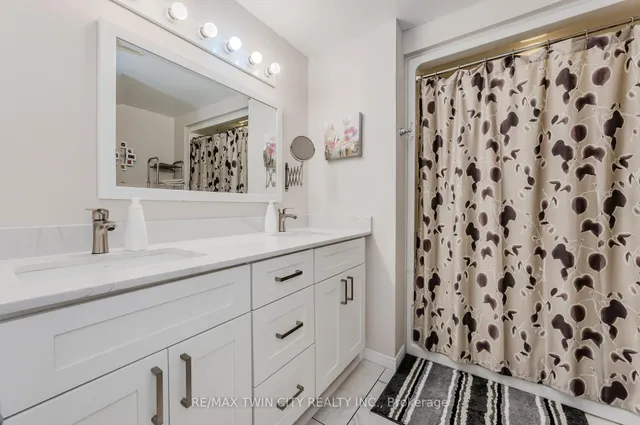 Additional property image - 136 St Jerome Cres