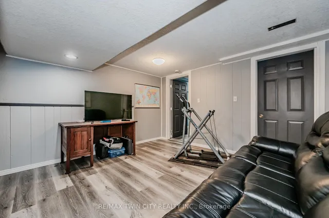 Additional property image - 136 St Jerome Cres