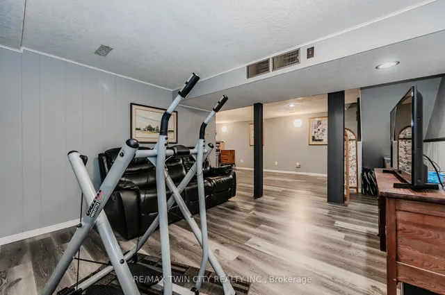 Additional property image - 136 St Jerome Cres