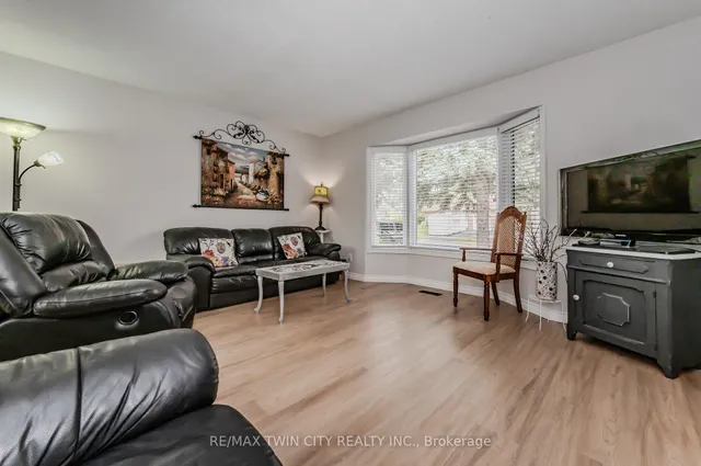 Additional property image - 136 St Jerome Cres