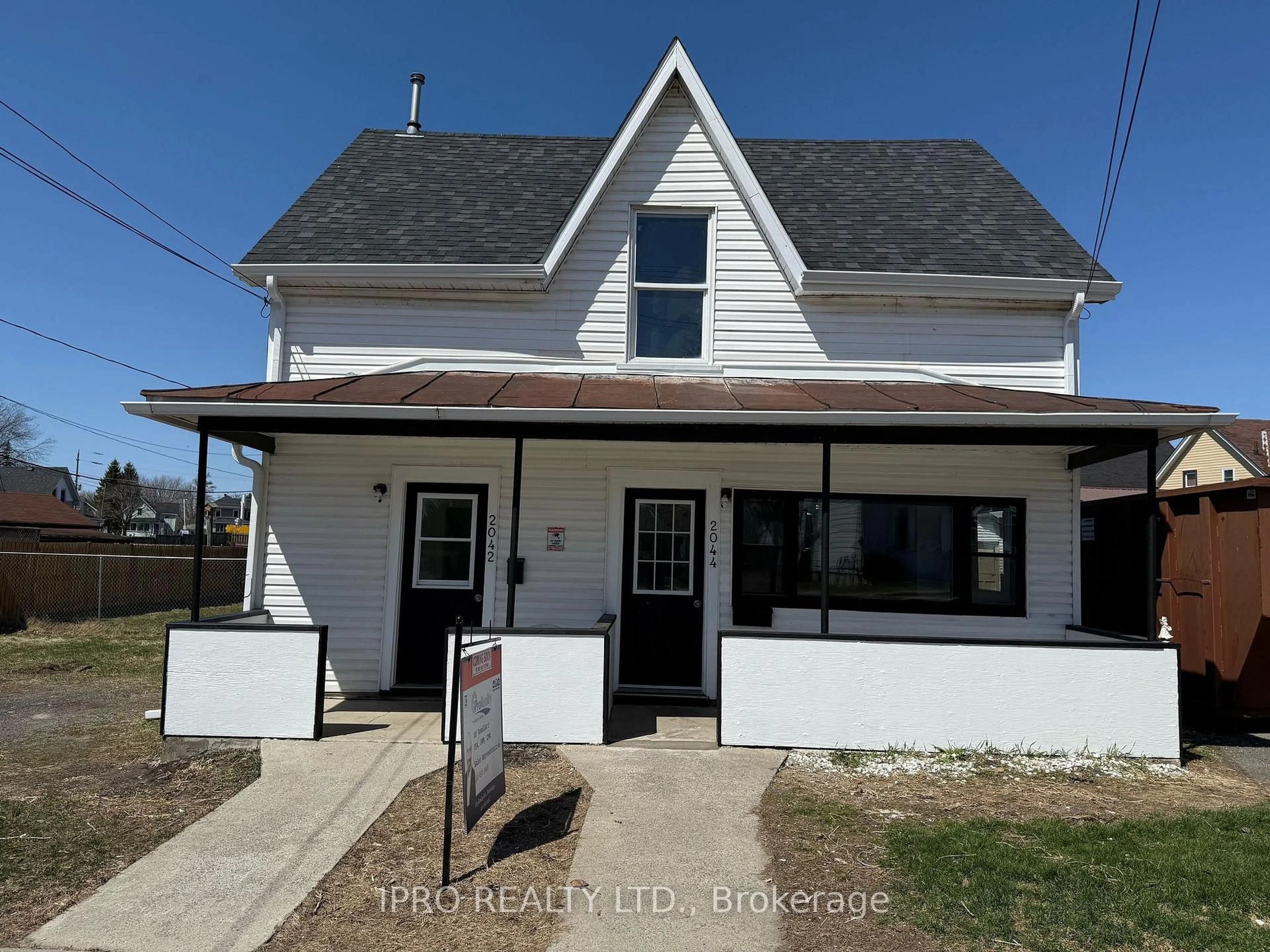 A pic from outside/outdoor area/front of a property/back of a property/a pic from drone, building for 2042-44 Dundas St, Edwardsburgh/Cardinal Ontario K0E 1E0