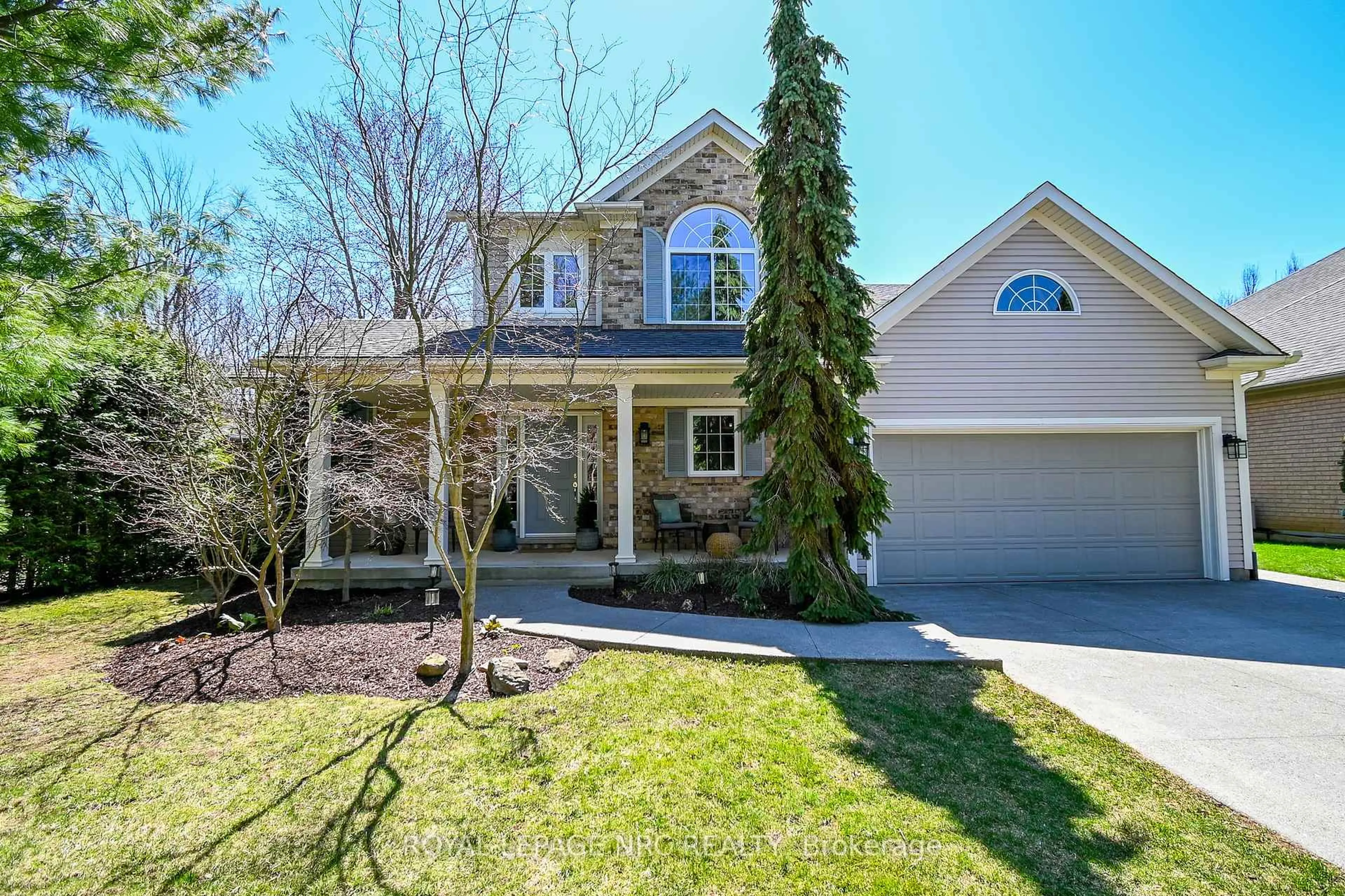 Home with vinyl exterior material, street for 14 Bacon Lane, Pelham Ontario L0S 1E4