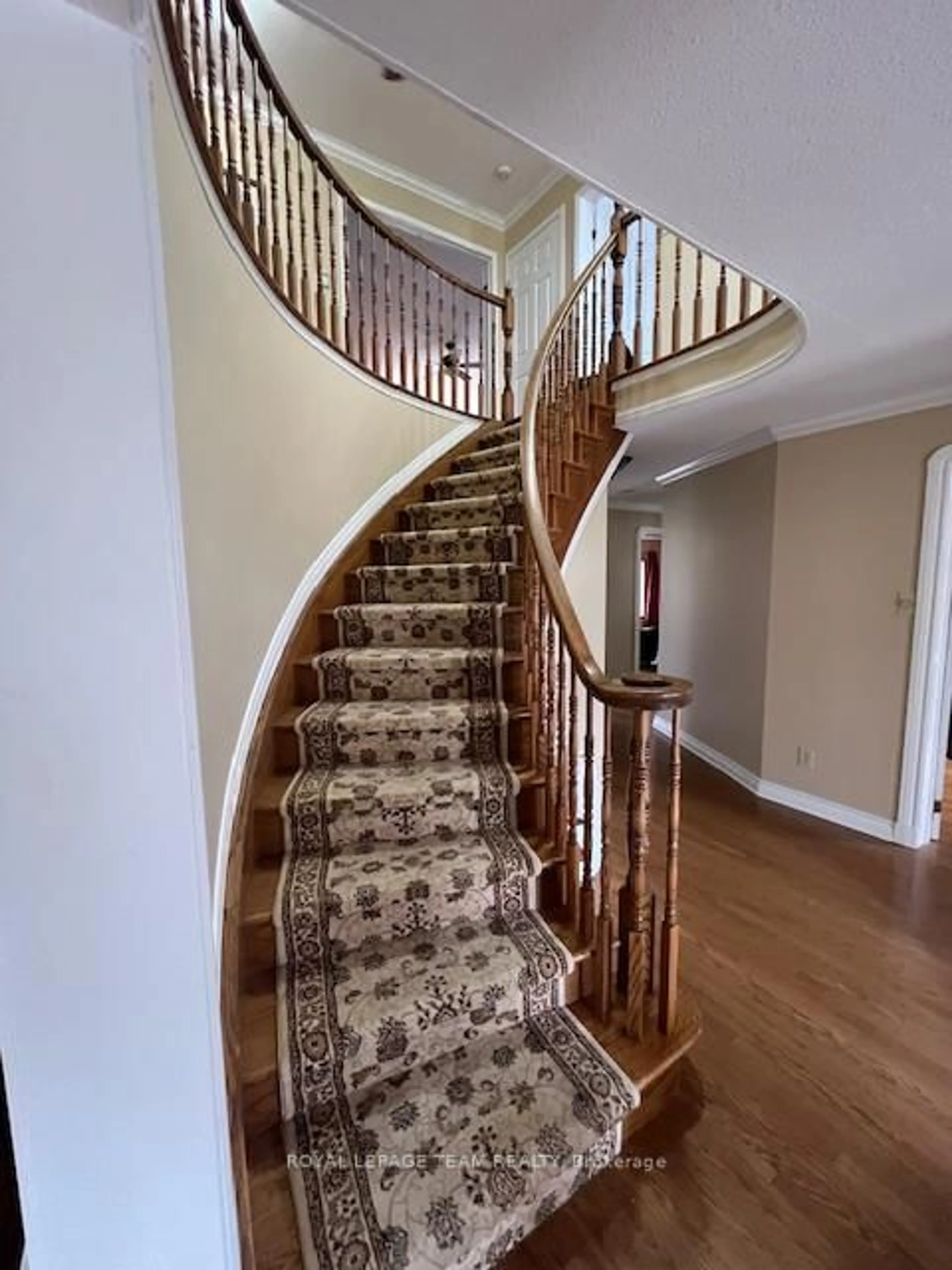 Stairs for 5530 Pettapiece Cres, Ottawa Ontario K4M 1C5