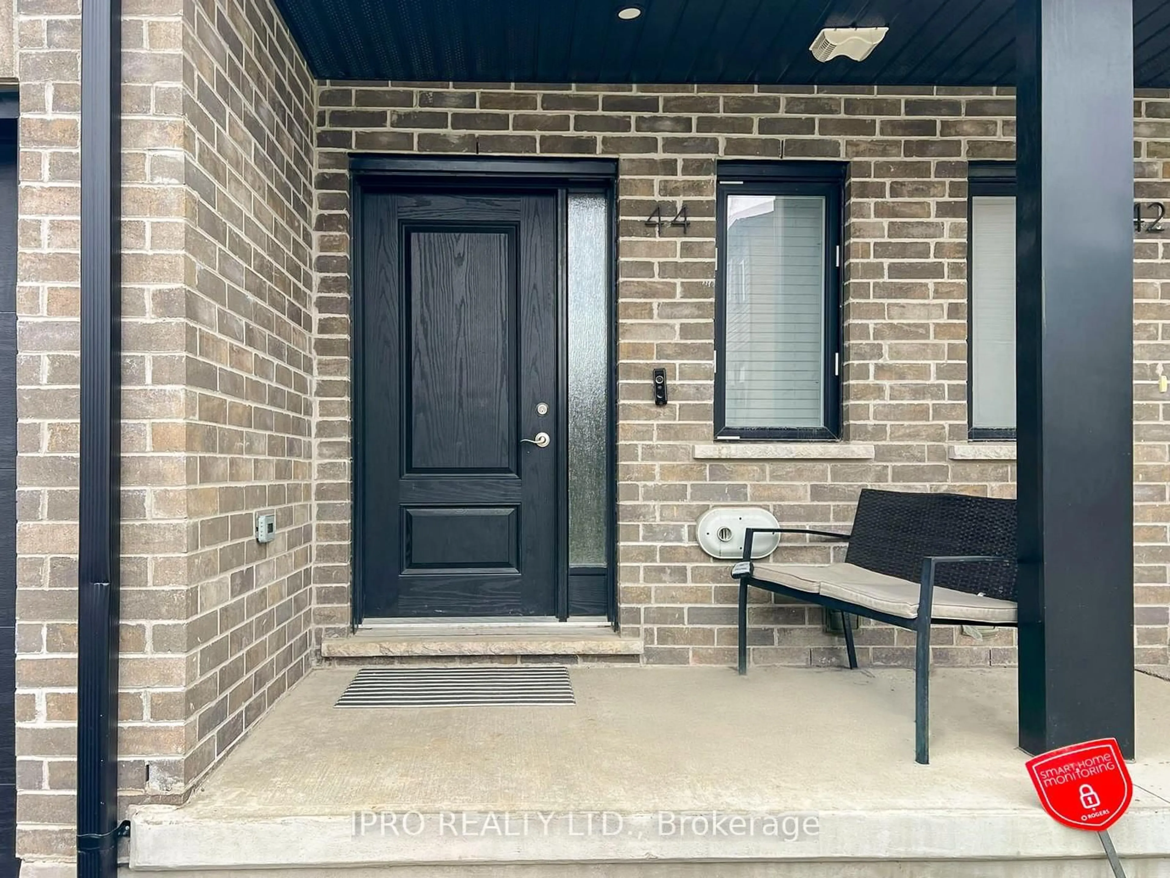 Indoor entryway for 811 Sarnia Rd #44, London North Ontario N6H 0K3