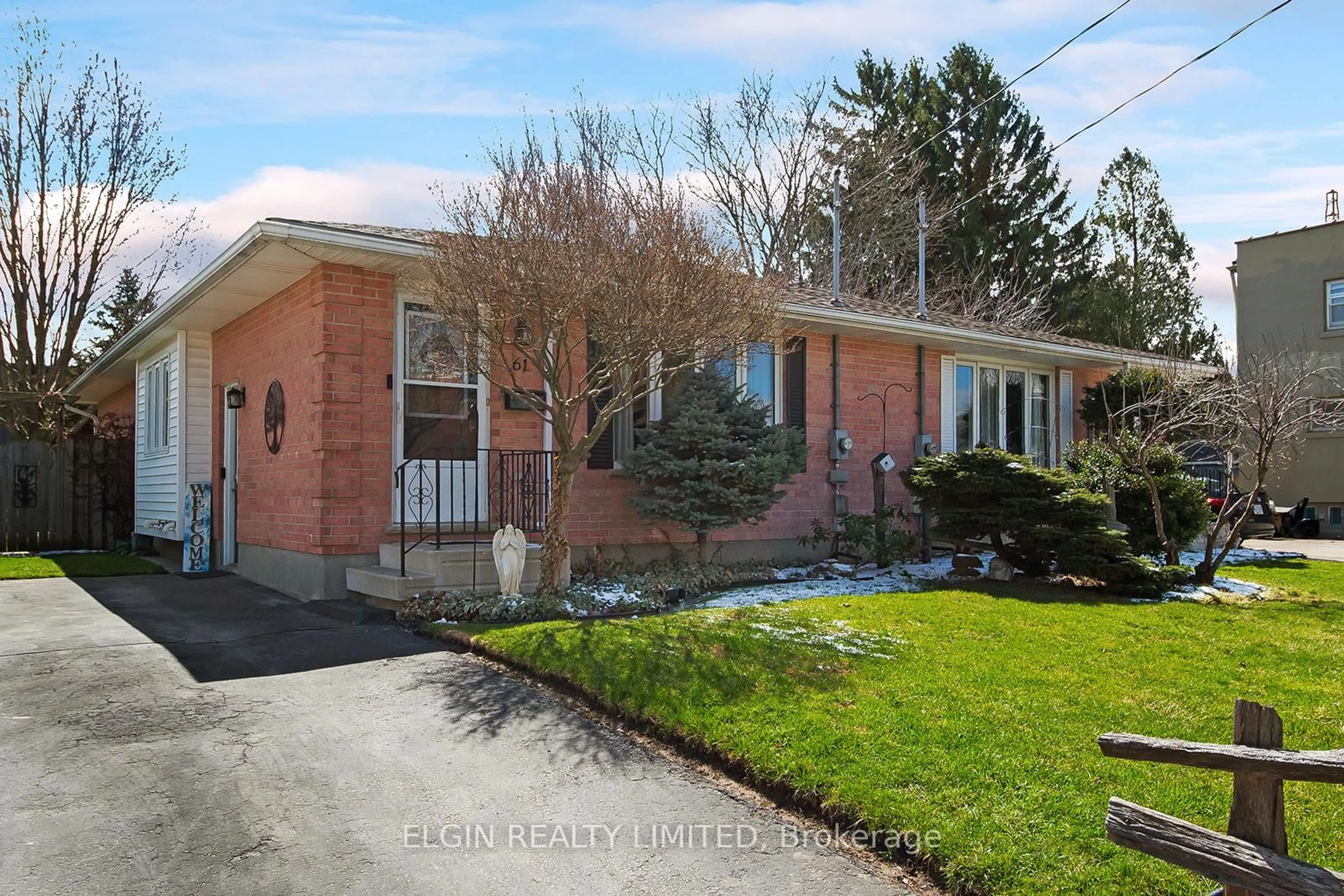 Home with brick exterior material, street for 61 Edward St, St. Thomas Ontario N5P 1Y5