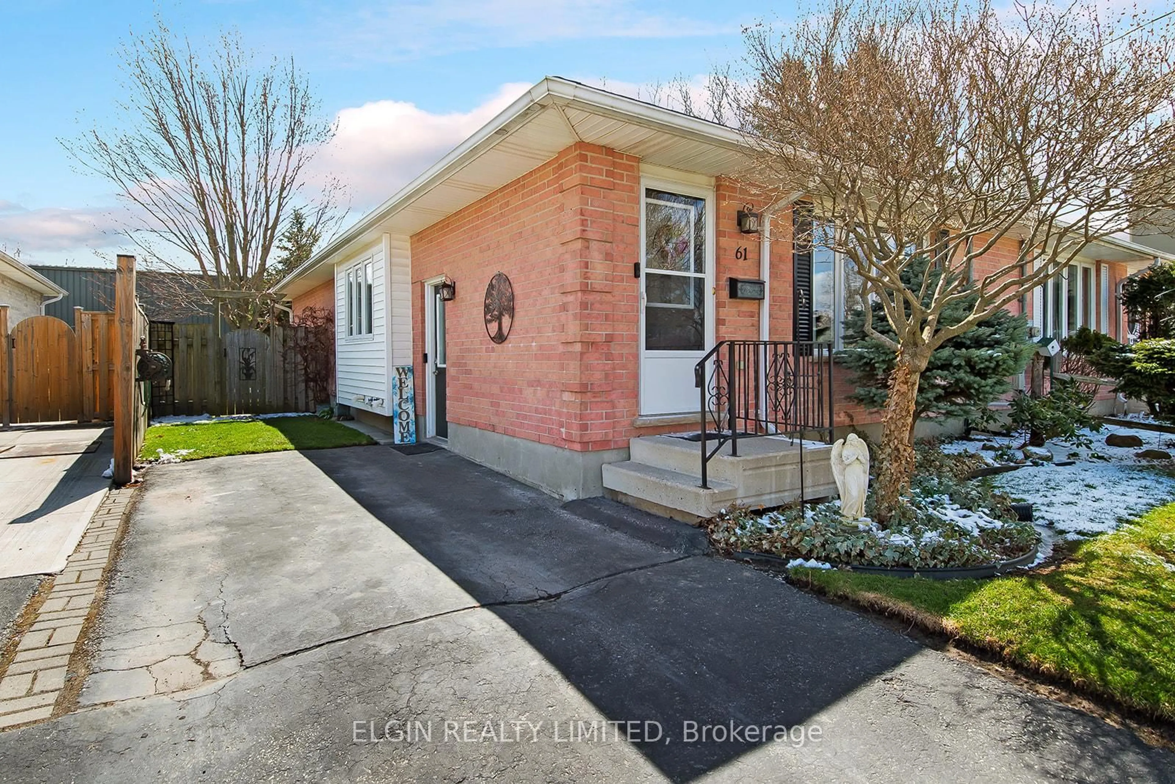 Unknown for 61 Edward St, St. Thomas Ontario N5P 1Y5