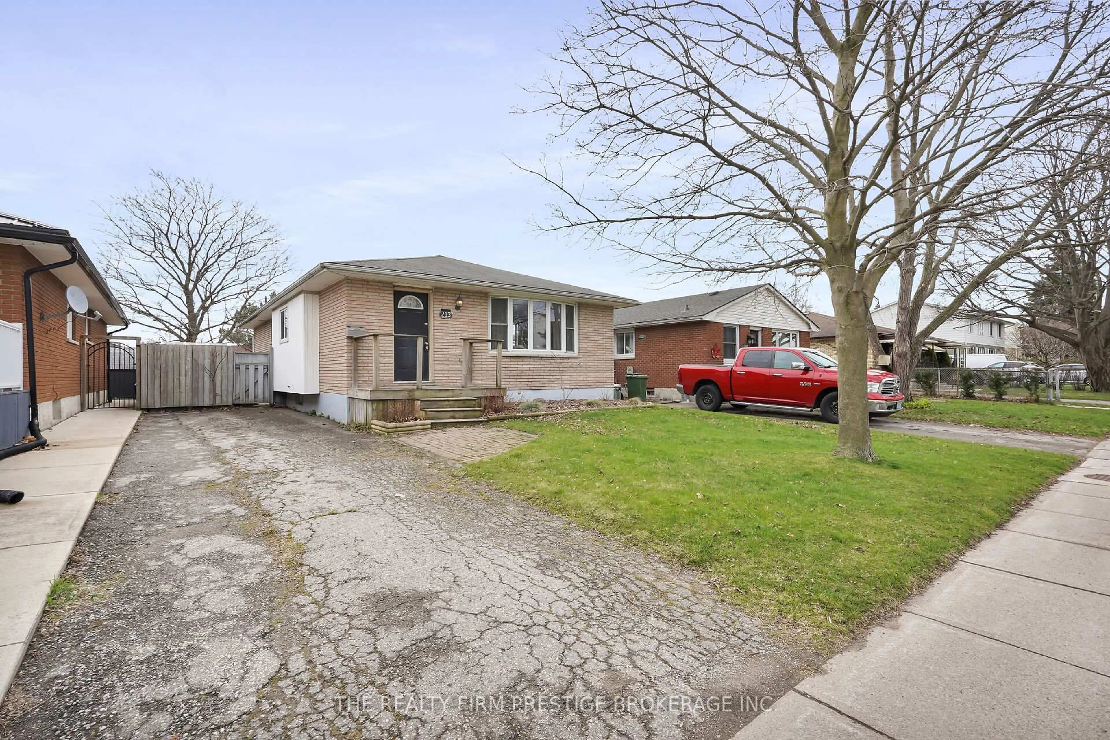 Home with brick exterior material, street for 213 Highview Dr, St. Thomas Ontario N5R 5H6