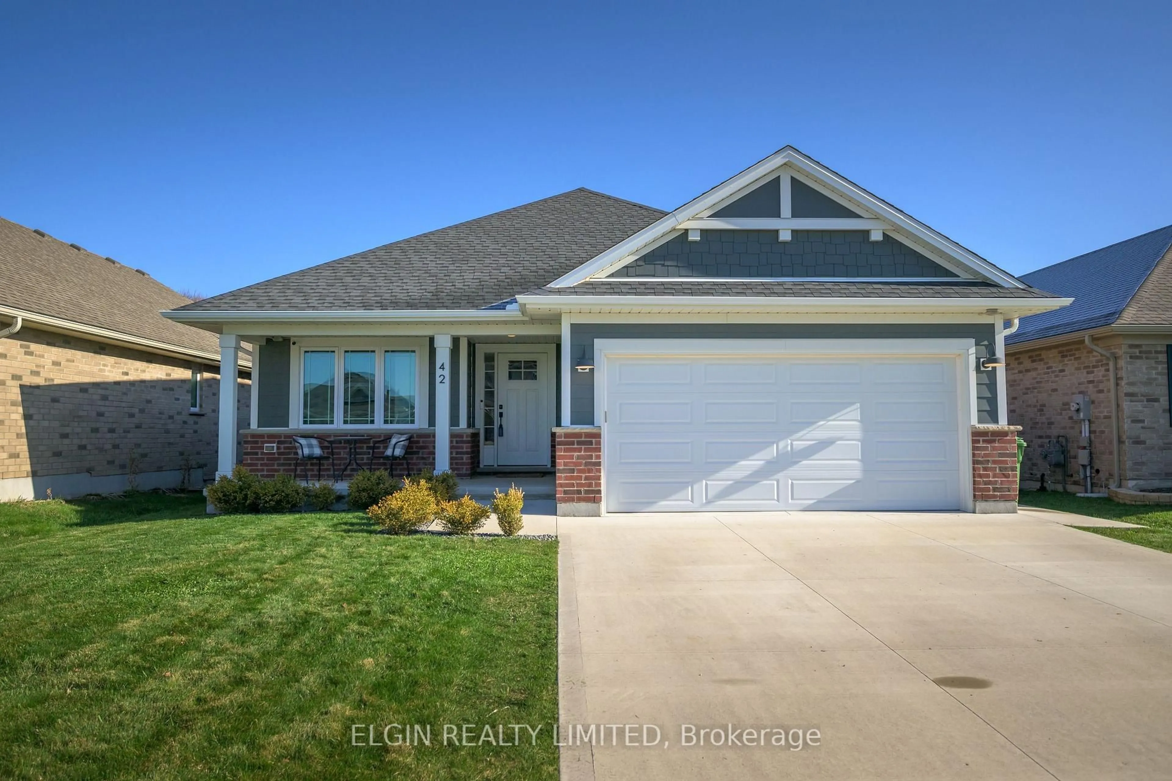 Home with vinyl exterior material, street for 42 Foxtail Lane, St. Thomas Ontario N5R 0J3