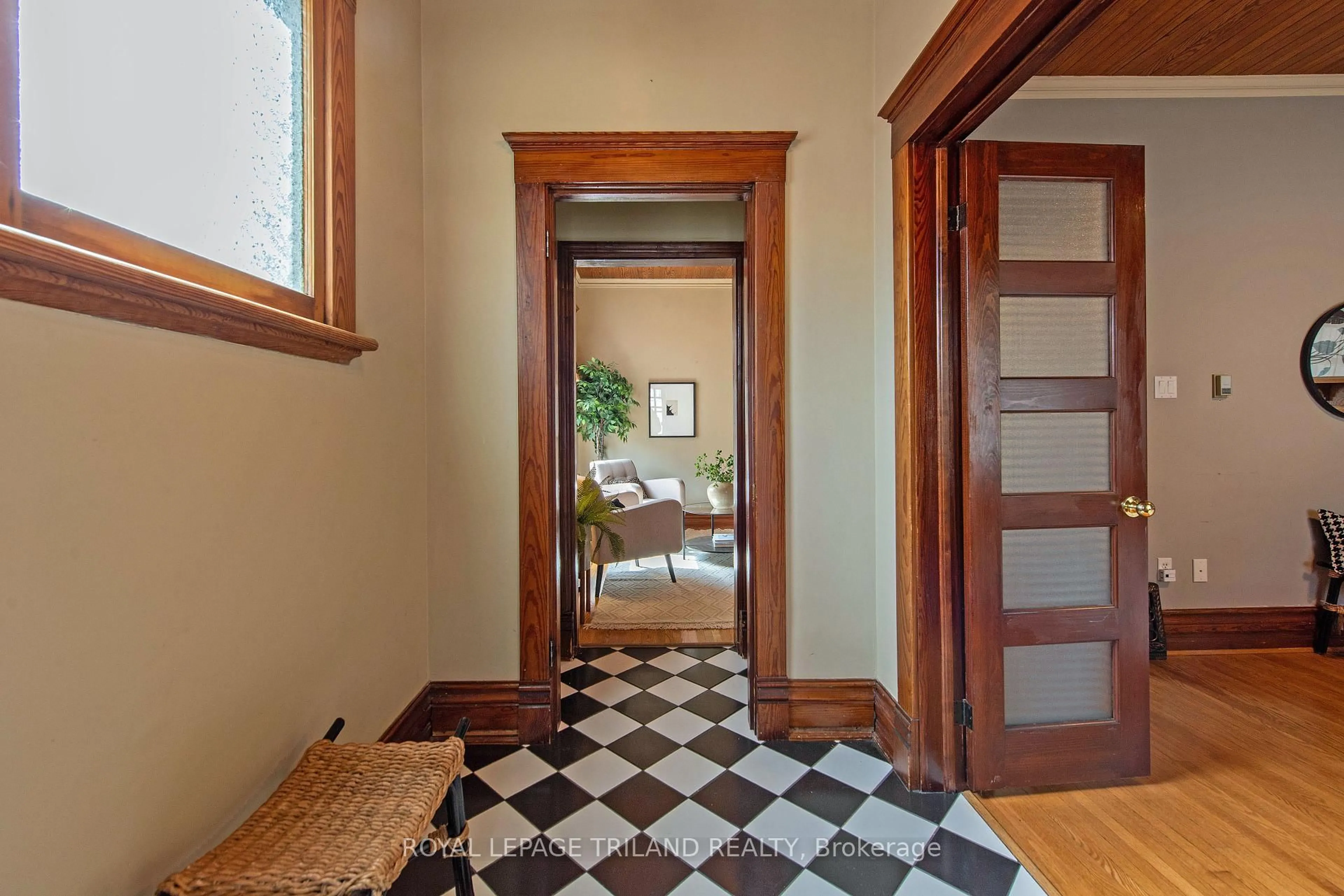 Indoor entryway for 16 Woodward Ave, London North Ontario N6H 2G7