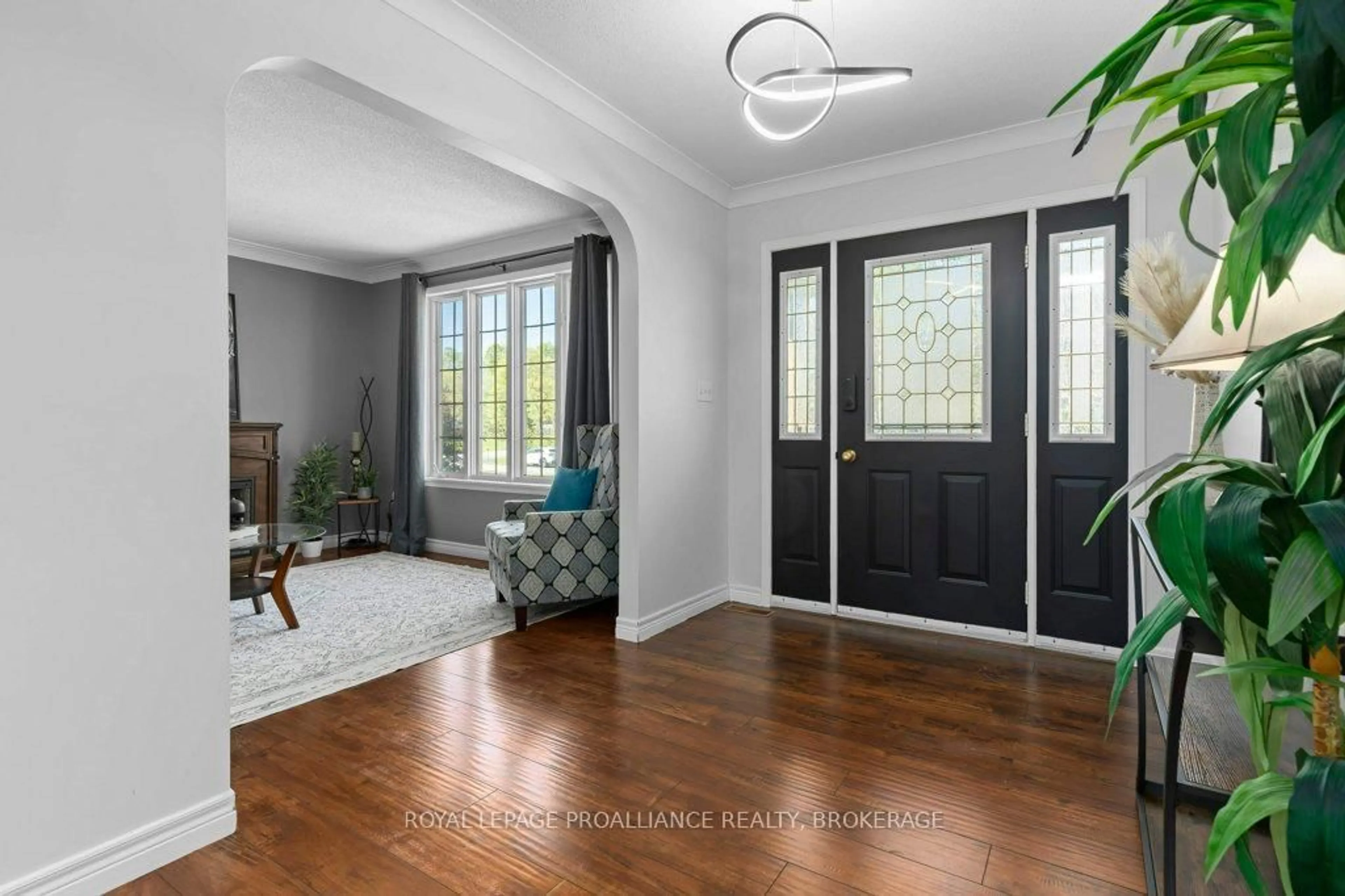Indoor entryway for 6168 Revell Rd, Verona Ontario K0H 2W0