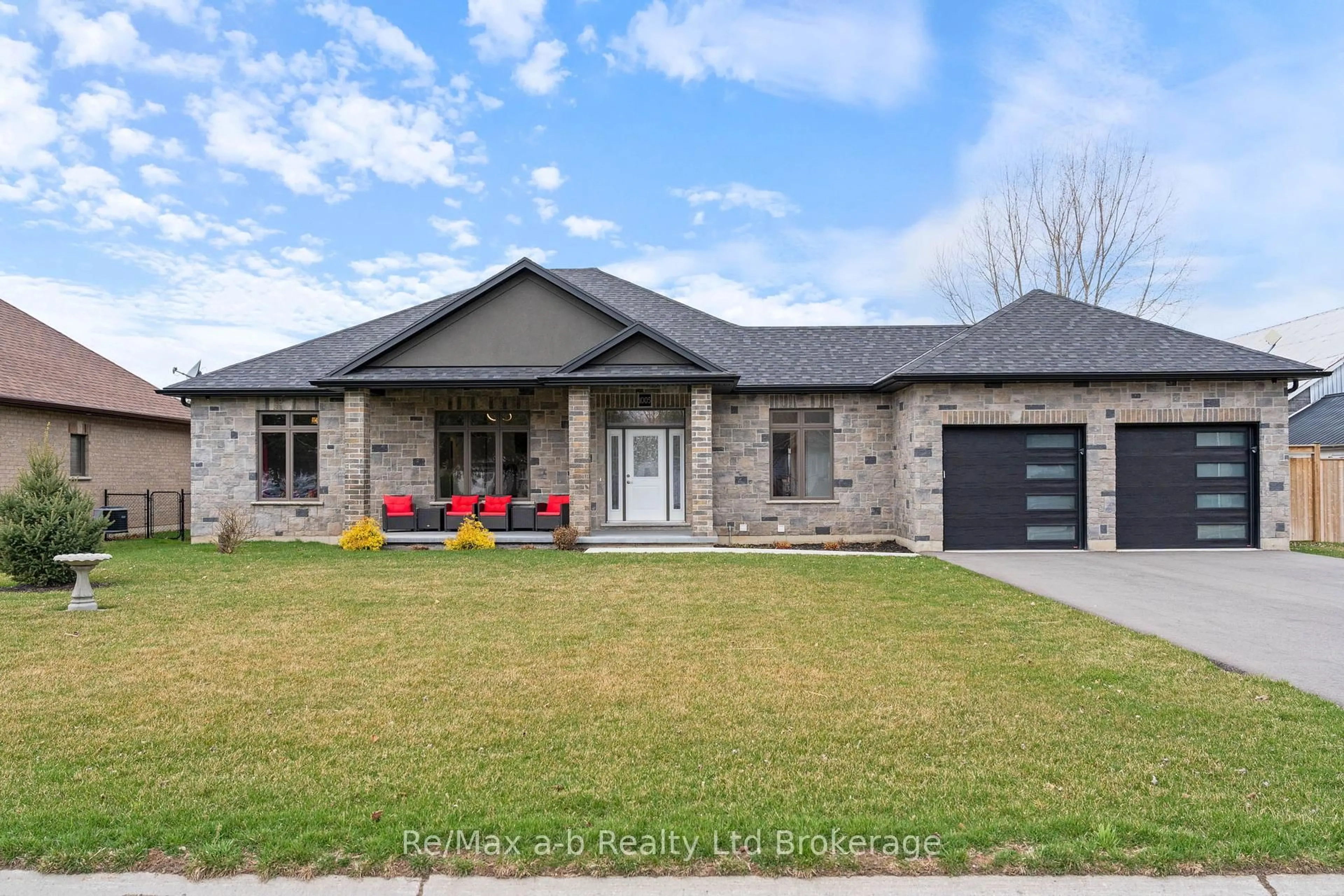 Home with brick exterior material, street for 1005 Windham Centre Rd, Norfolk Ontario N0E 2A0