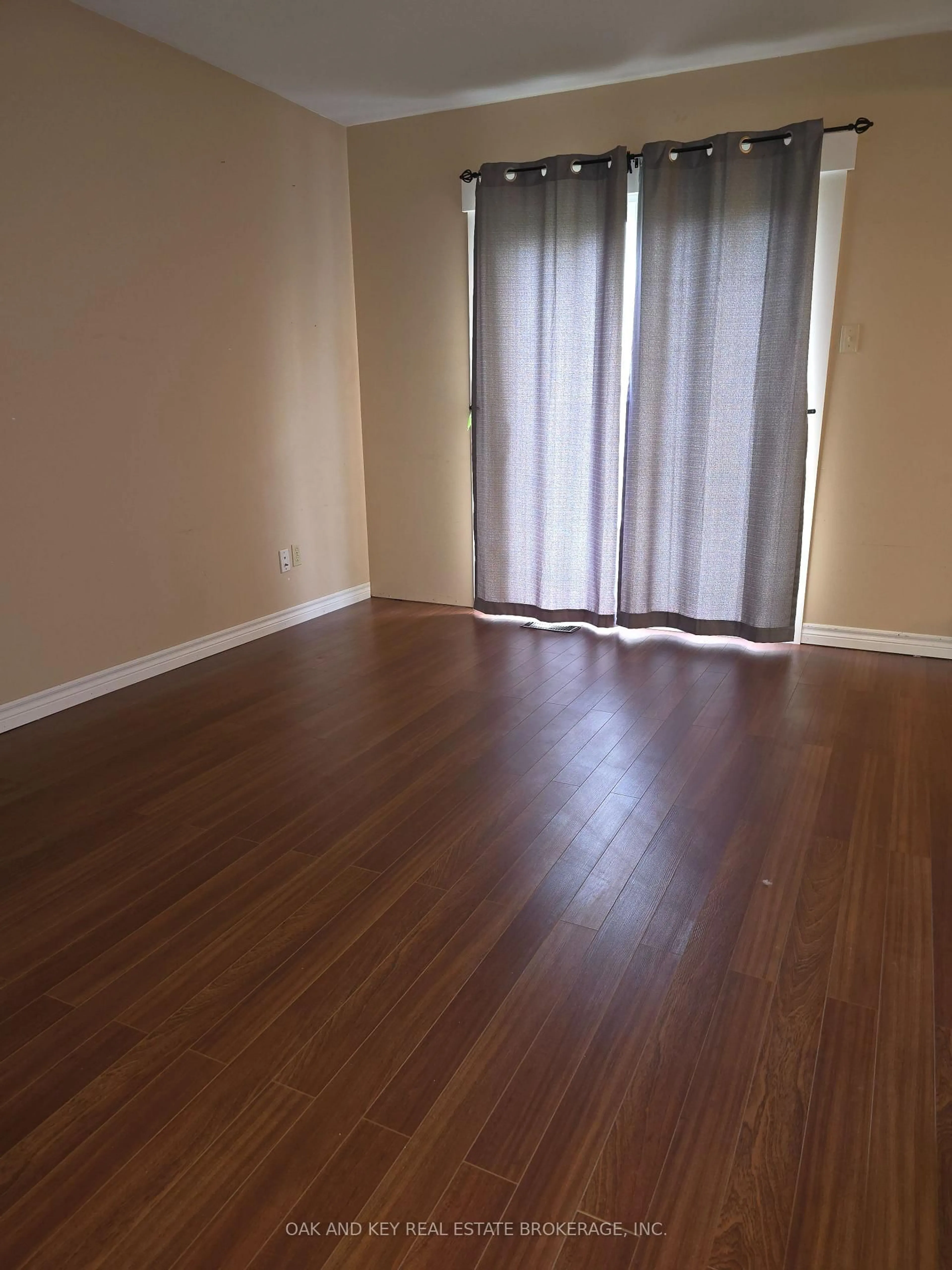A pic of a room for 895 Dalhousie Dr, London South Ontario N6K 1M8