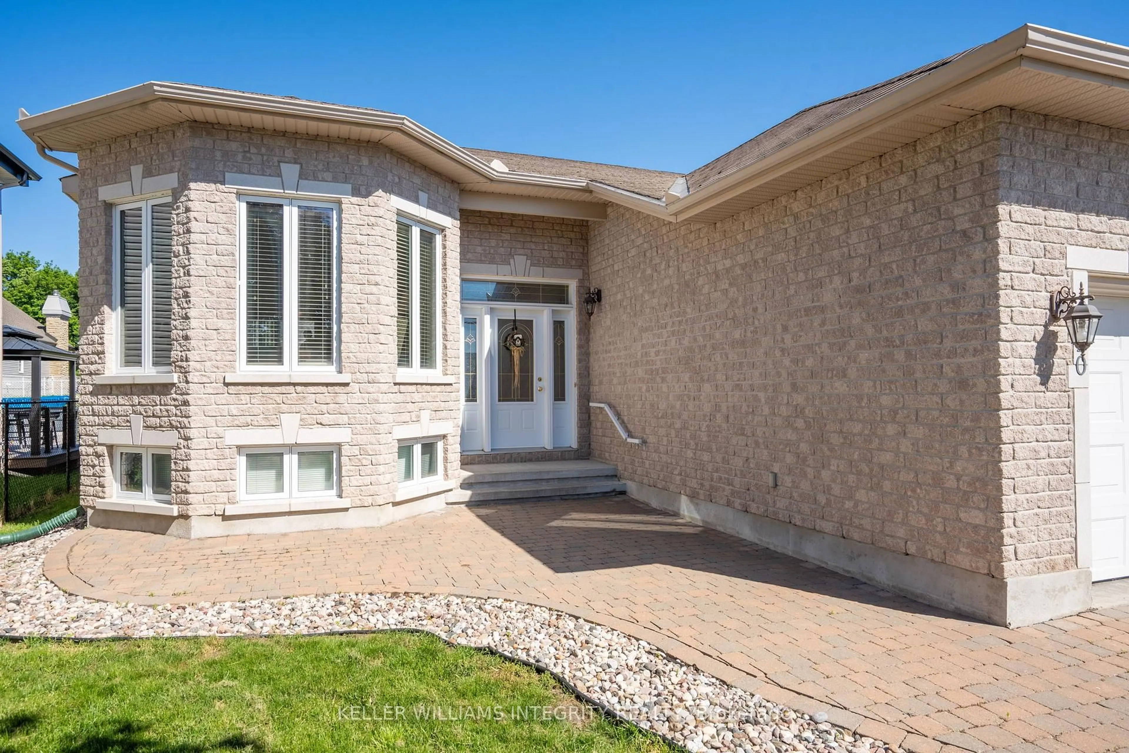 Home with brick exterior material, street for 120 Jasper Cres, Clarence-Rockland Ontario K4K 0A4