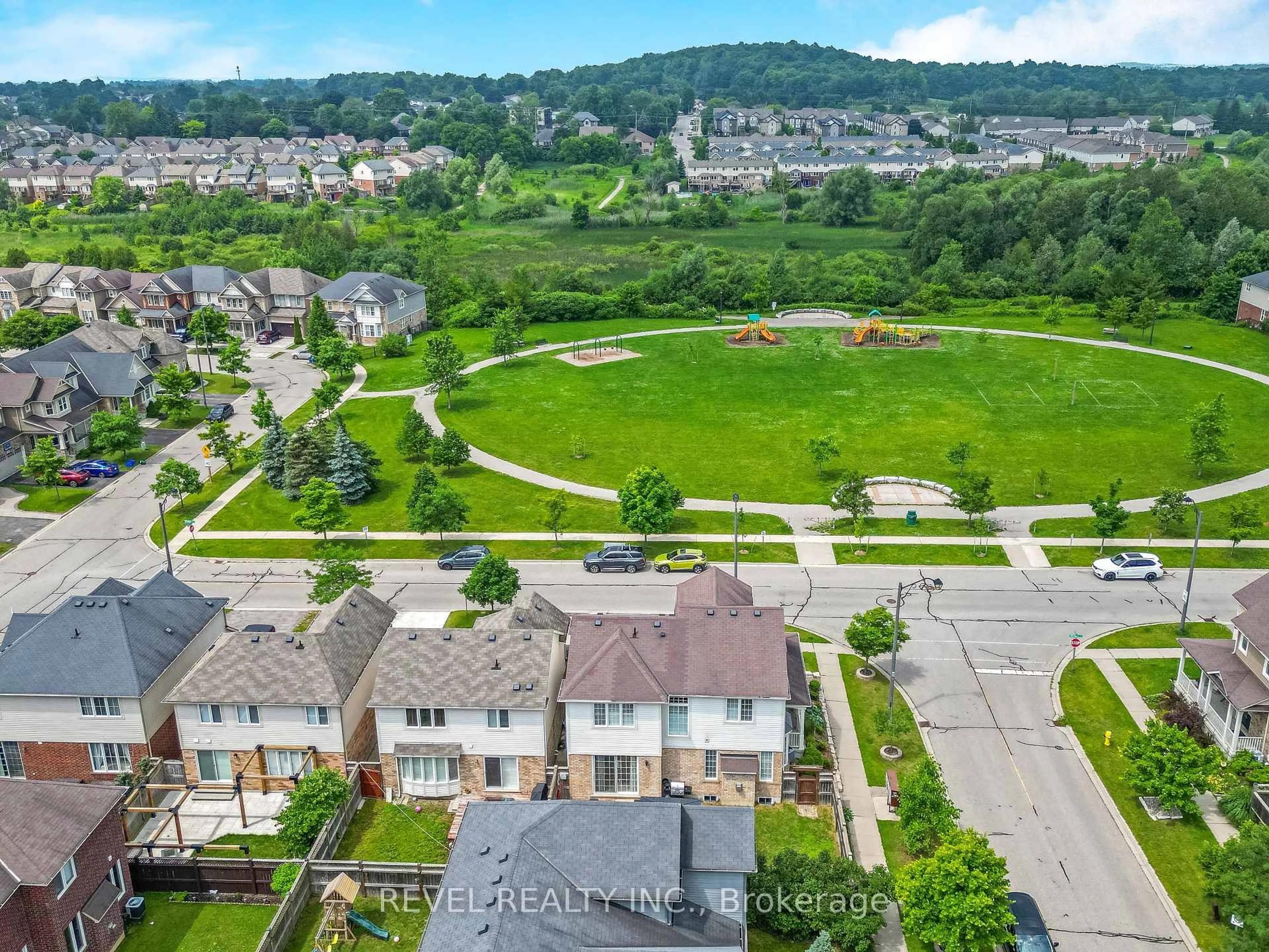 A pic from outside/outdoor area/front of a property/back of a property/a pic from drone, mountain view for 87 Horton Walk, Cambridge Ontario N3C 0C7