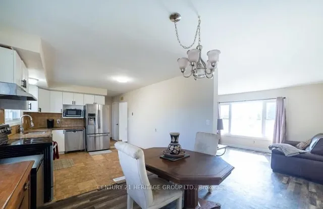 Additional property image - 10 Esquire Pl