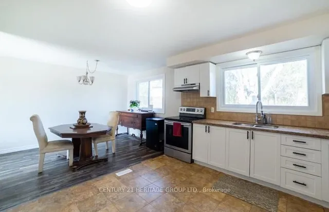 Additional property image - 10 Esquire Pl