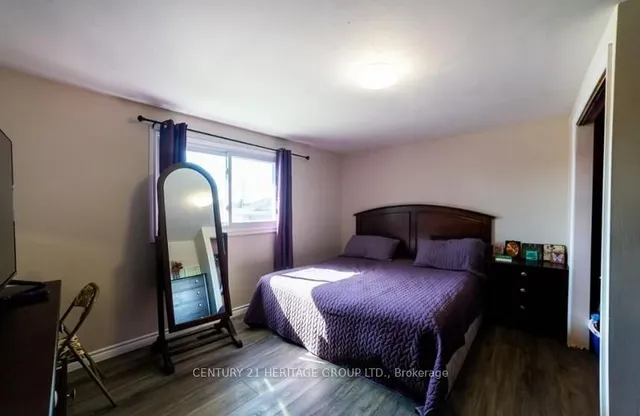 Additional property image - 10 Esquire Pl