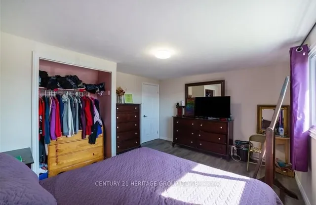 Additional property image - 10 Esquire Pl