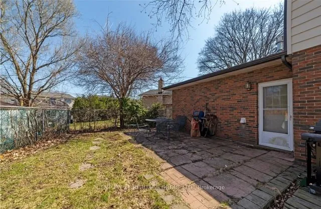 Additional property image - 10 Esquire Pl