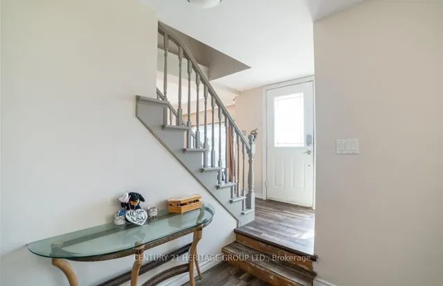 Additional property image - 10 Esquire Pl