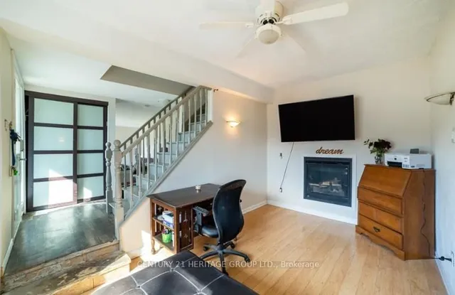 Additional property image - 10 Esquire Pl